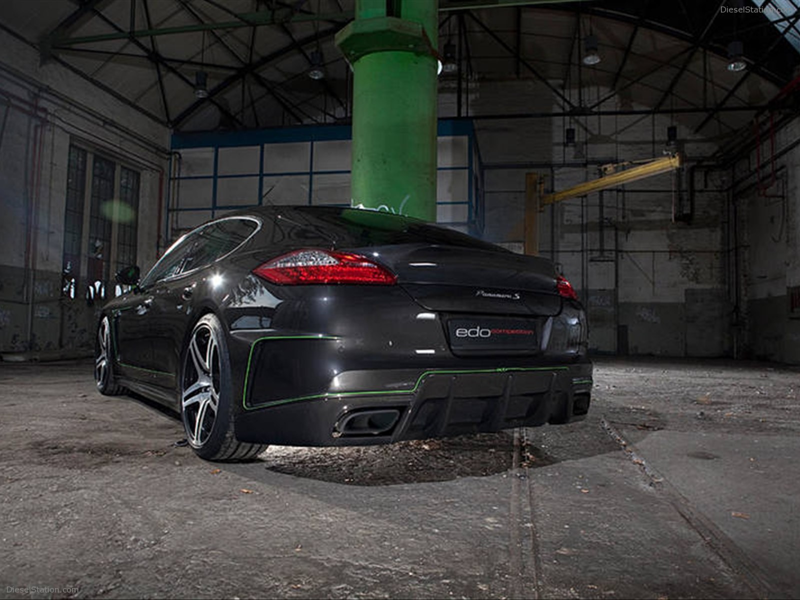 Edo Competition Panamera S 2011