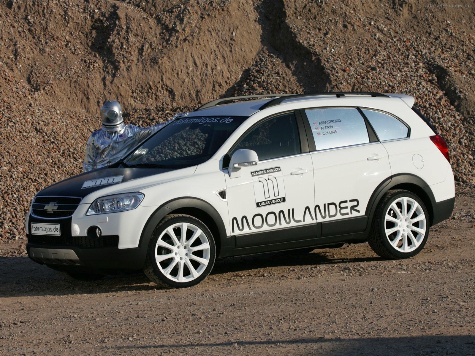 Moonlander based on Chevrolet Captiva