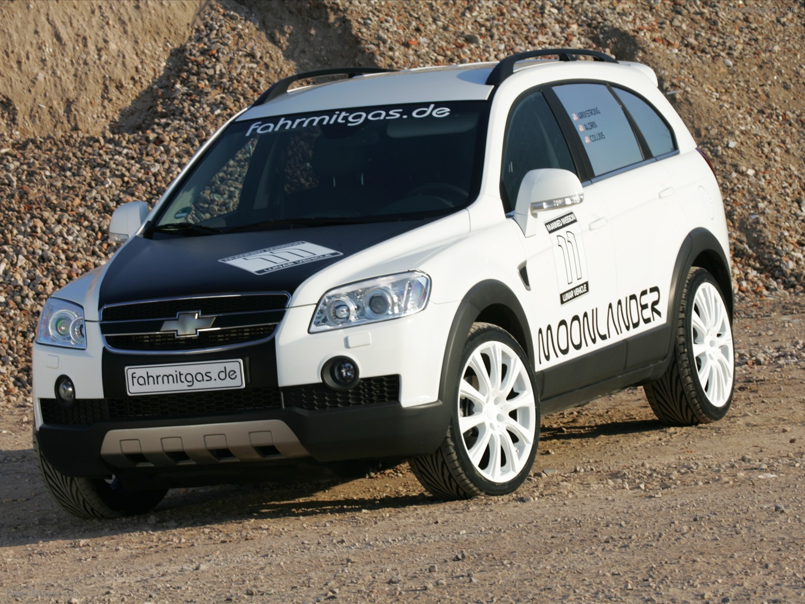 Moonlander based on Chevrolet Captiva