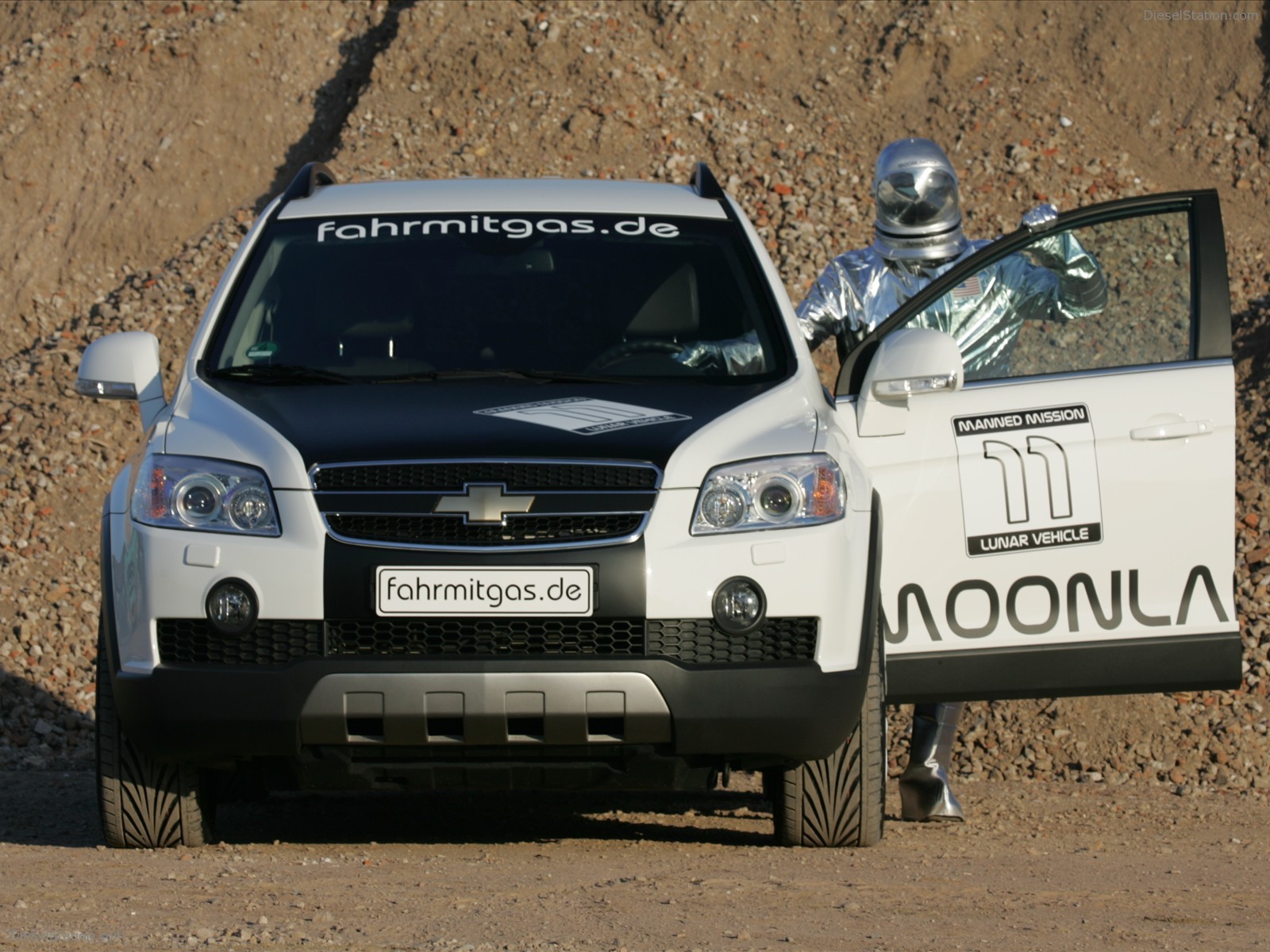 Moonlander based on Chevrolet Captiva