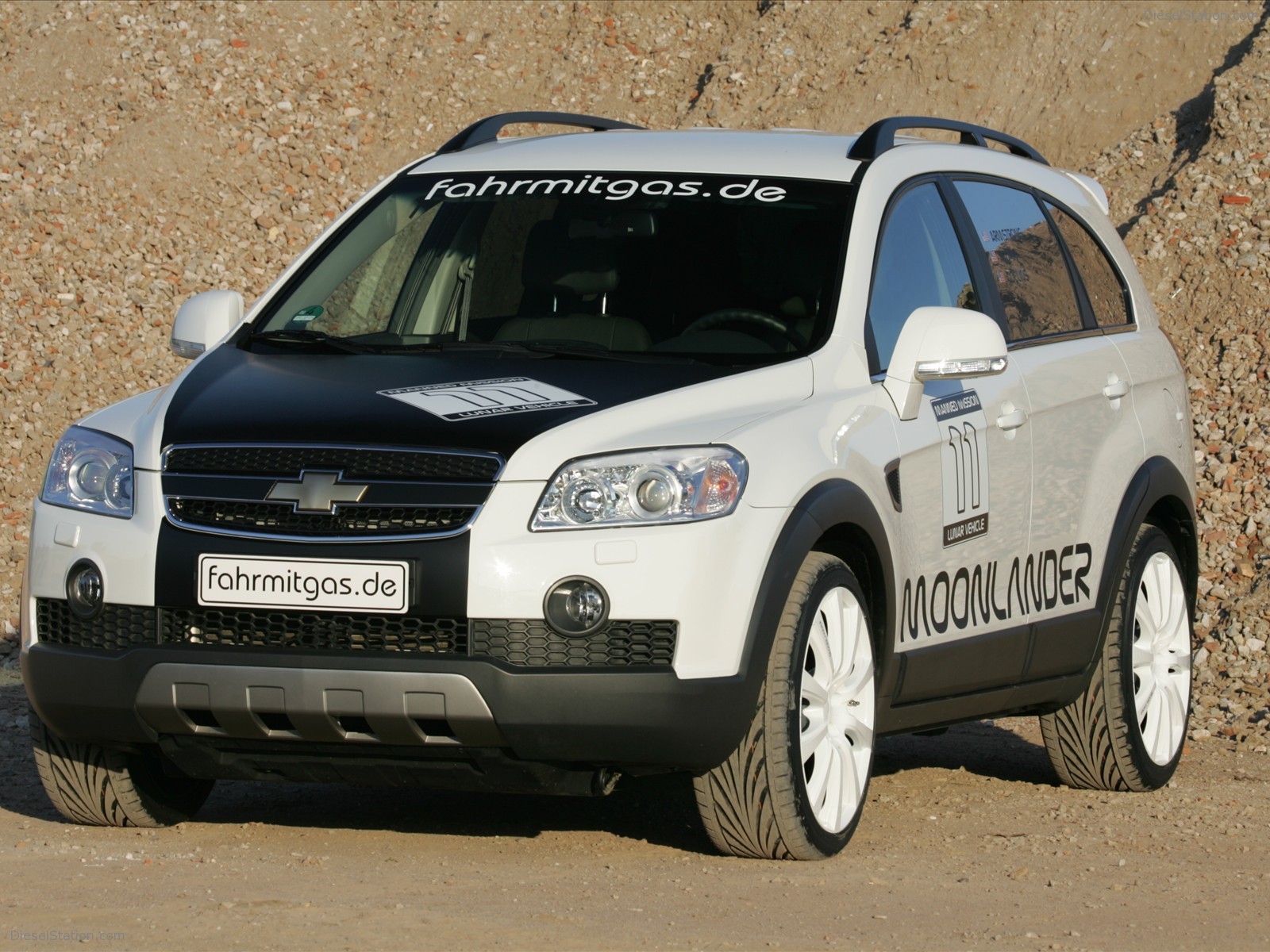 Moonlander based on Chevrolet Captiva