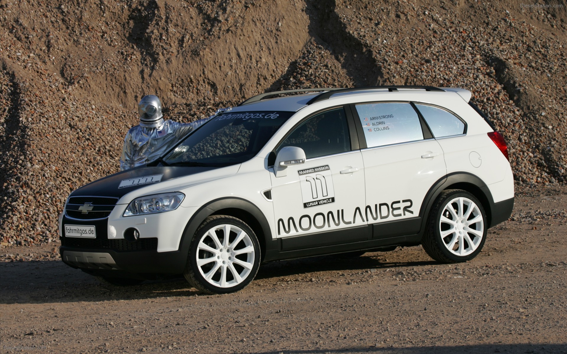 Moonlander based on Chevrolet Captiva