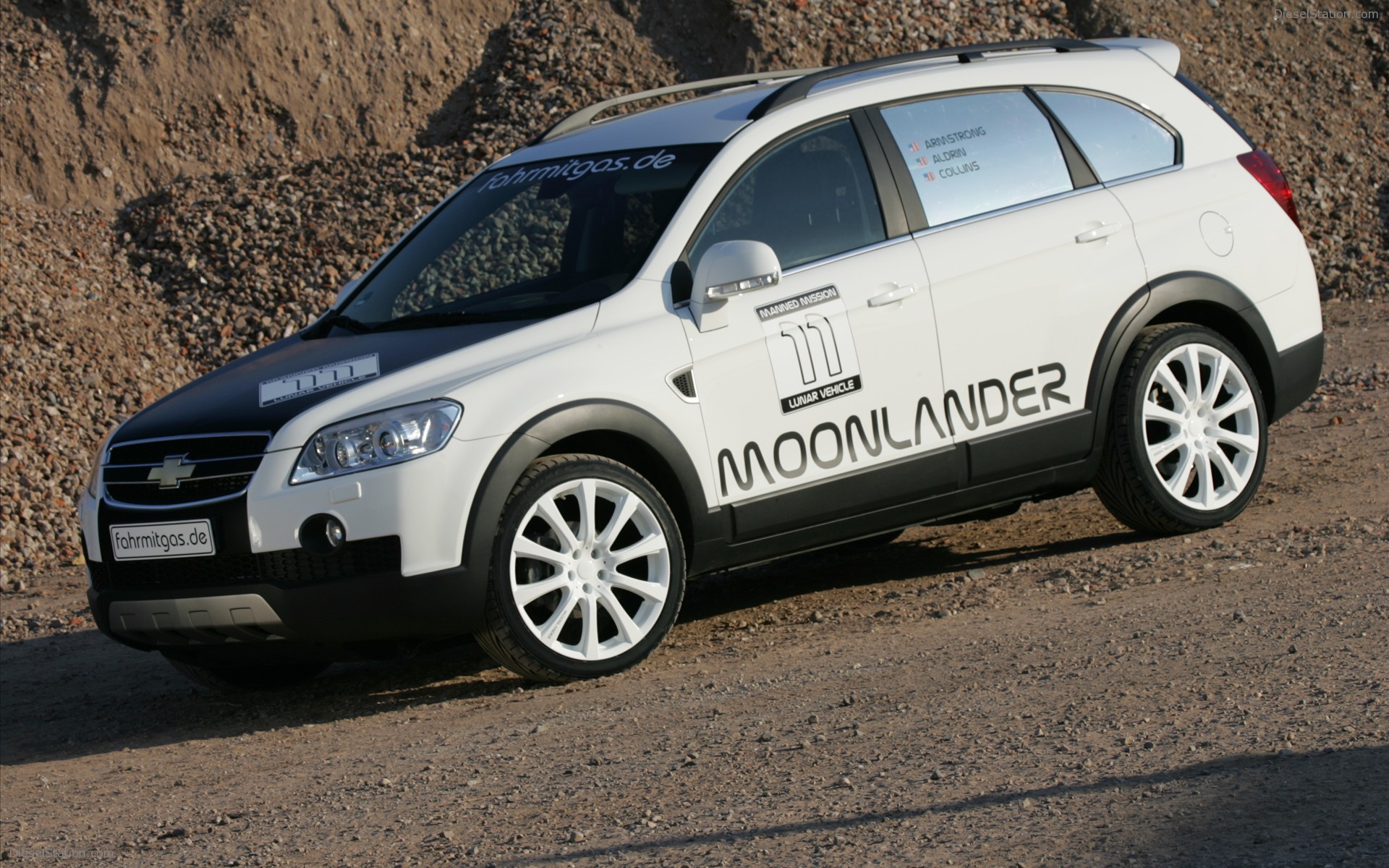 Moonlander based on Chevrolet Captiva