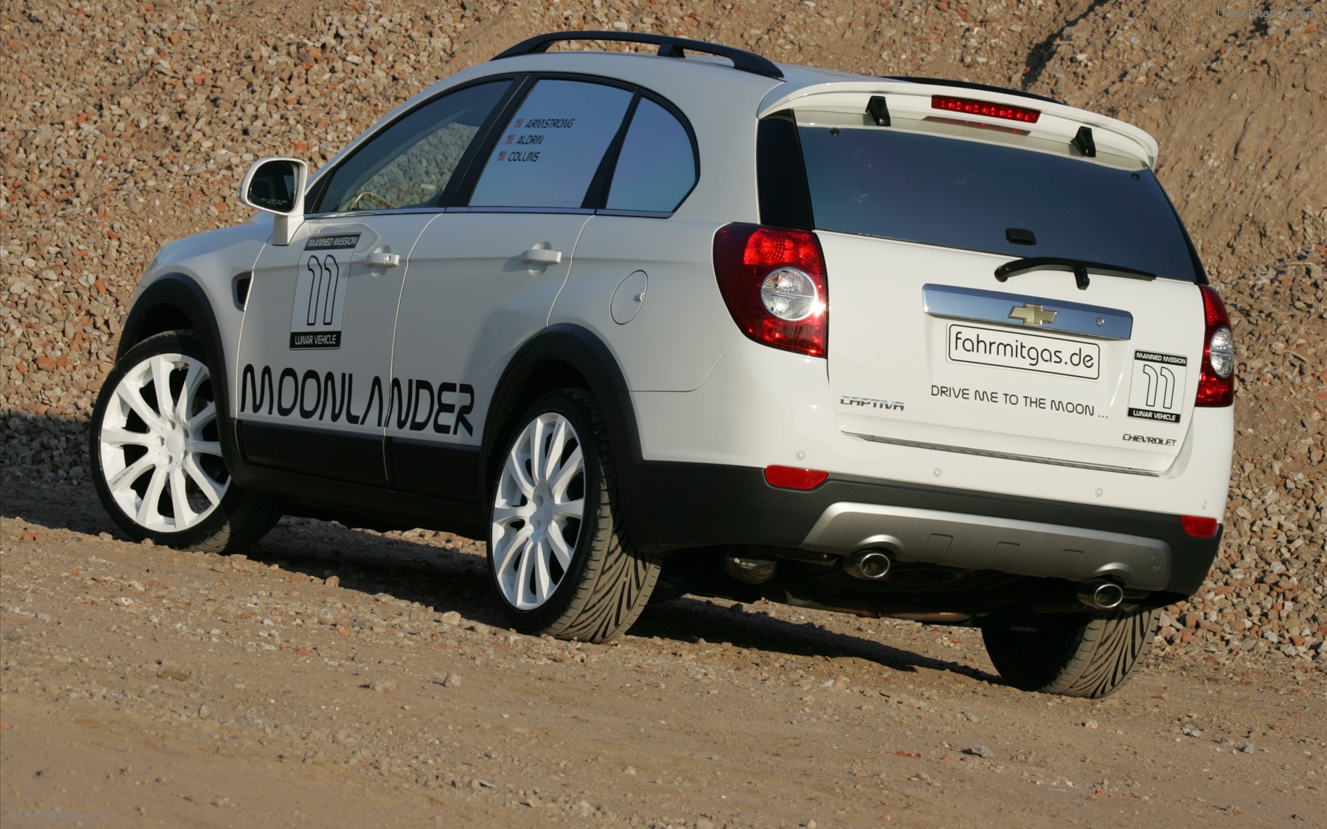 Moonlander based on Chevrolet Captiva