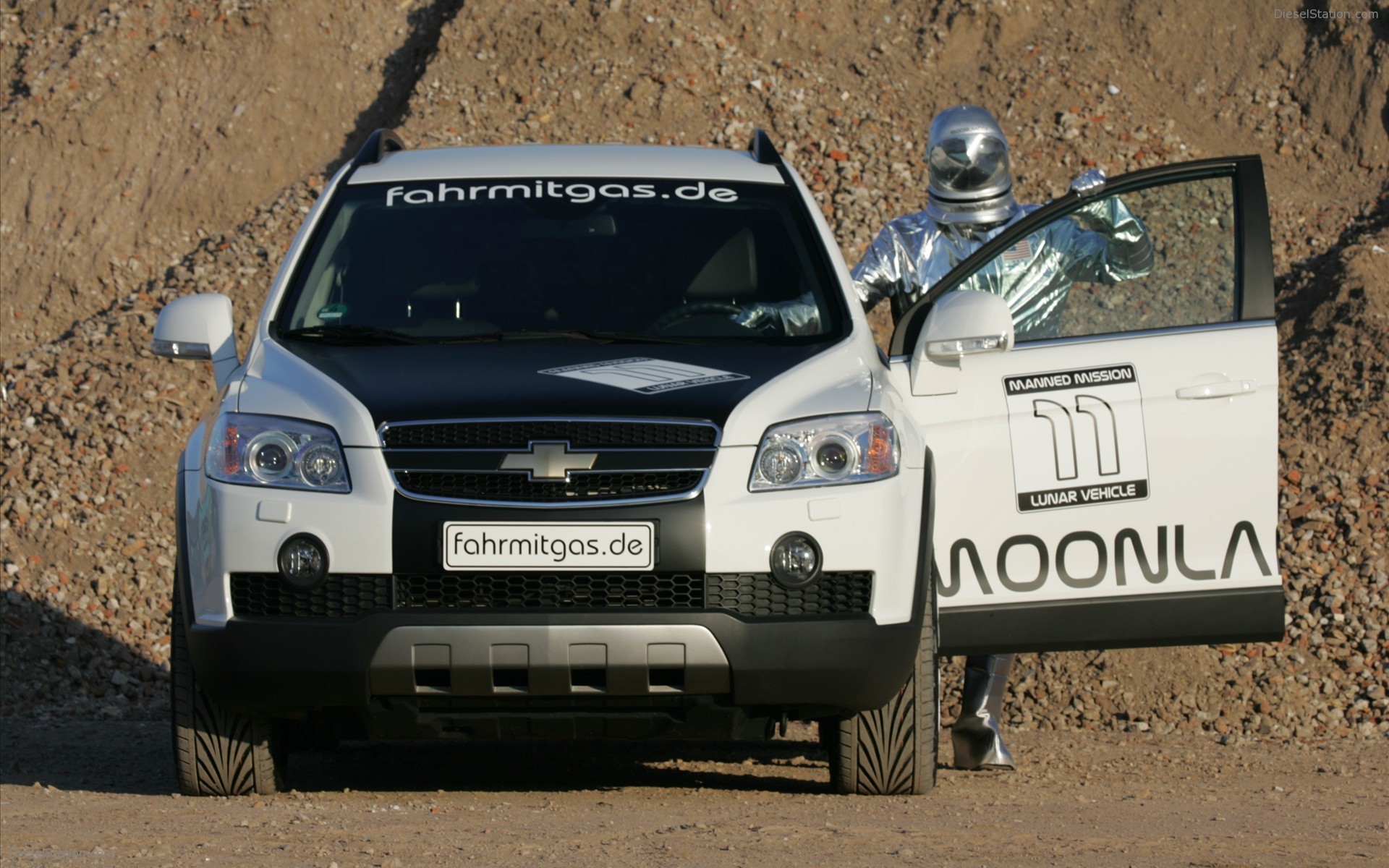 Moonlander based on Chevrolet Captiva
