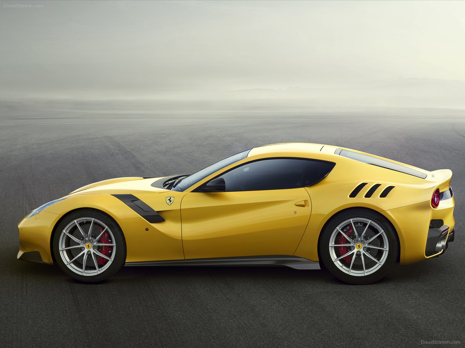 Ferrari F12tdf 2016