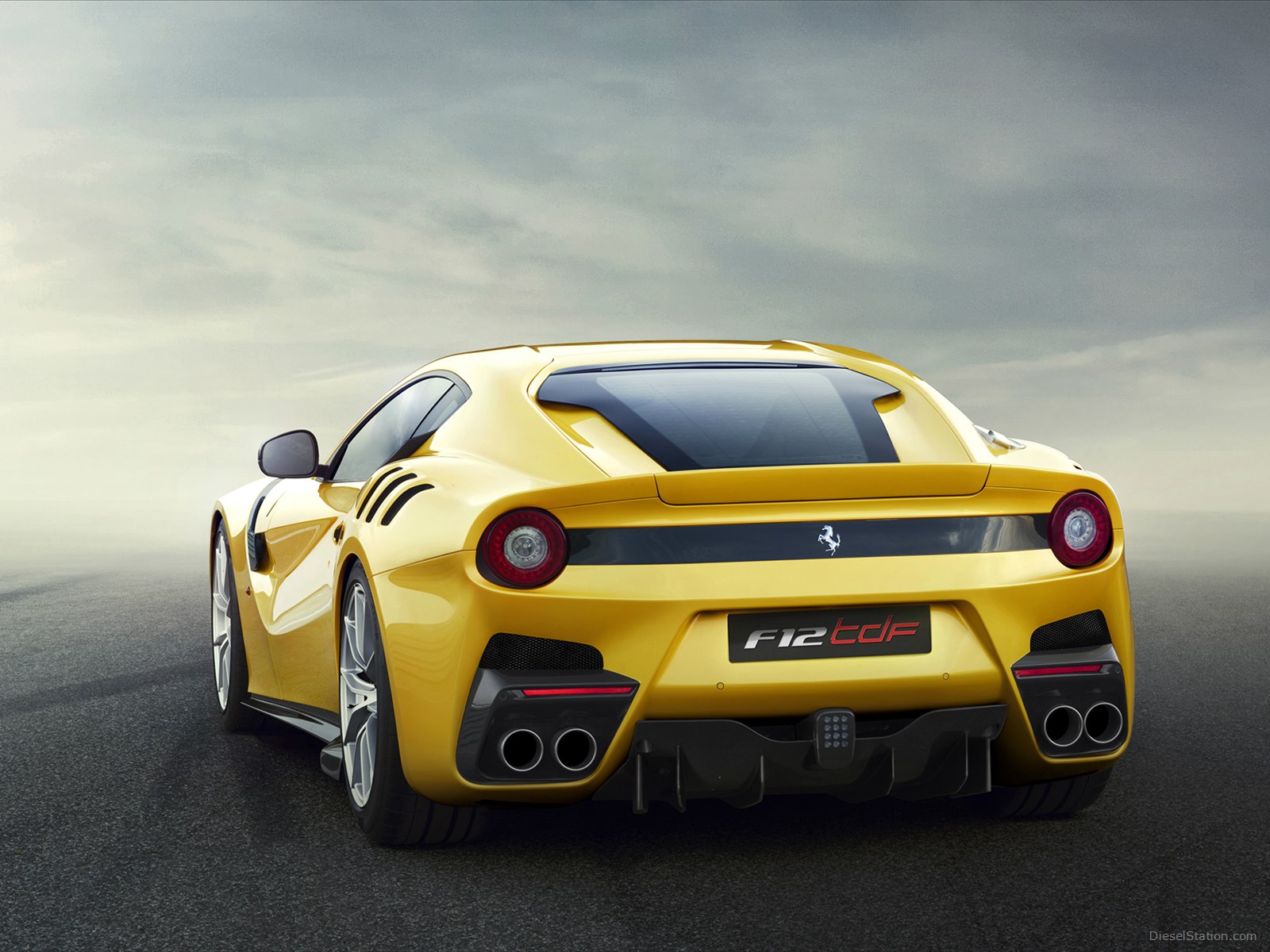 Ferrari F12tdf 2016