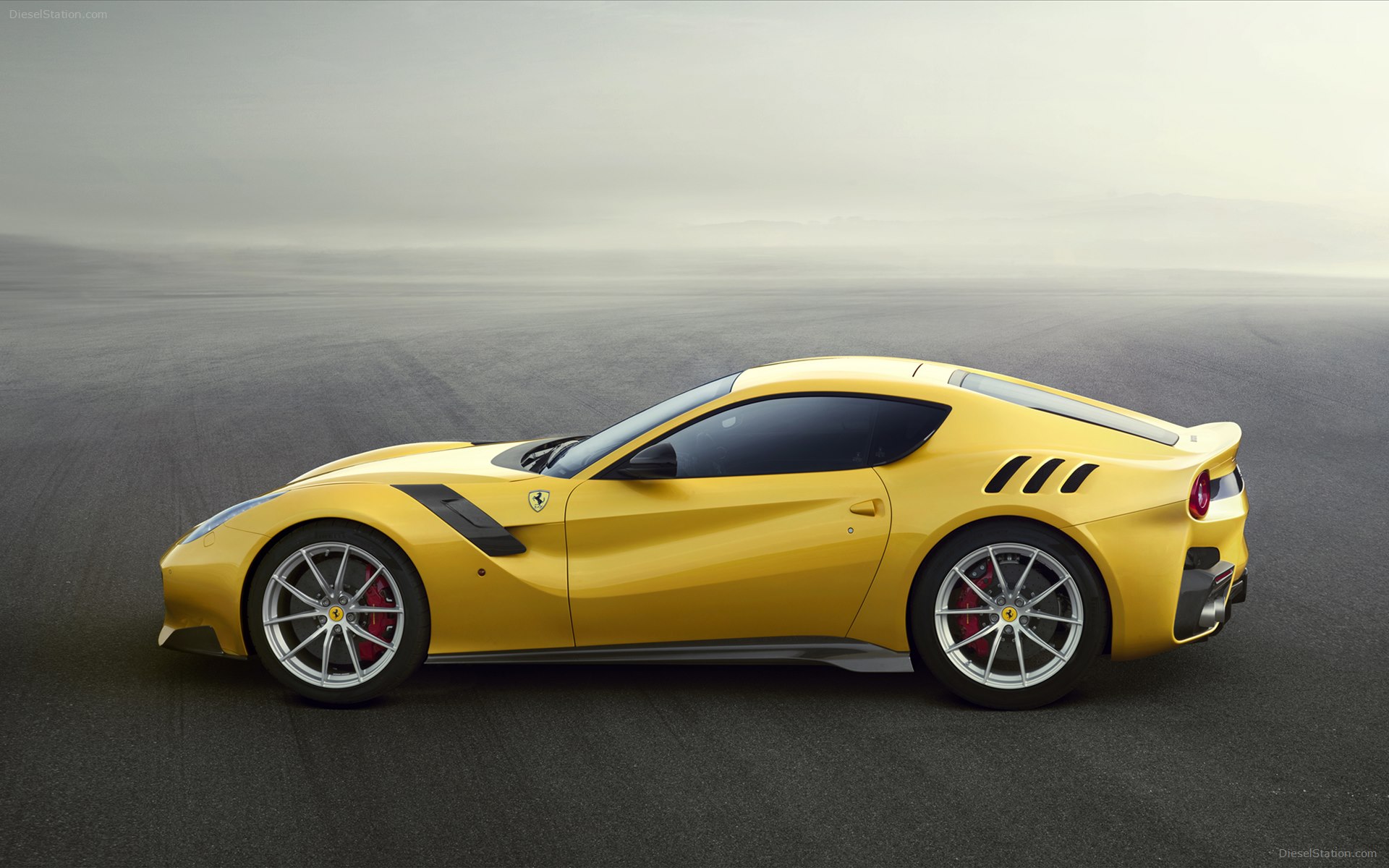 Ferrari F12tdf 2016