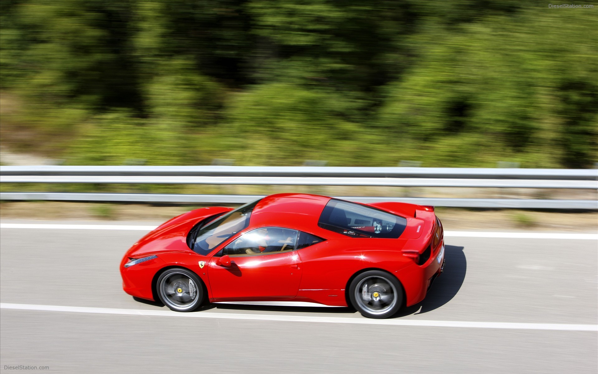 Video : Ferrari 458 Italia on the Road