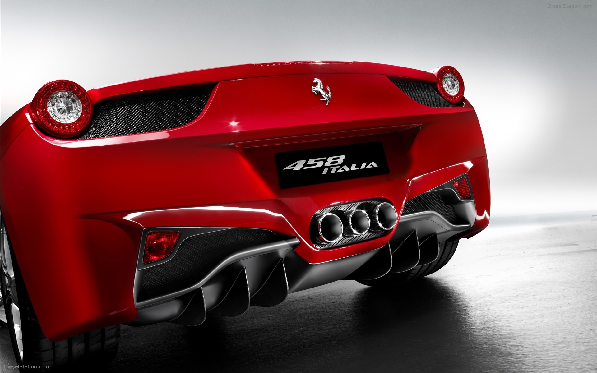 Video : Ferrari 458 Italia on the Road