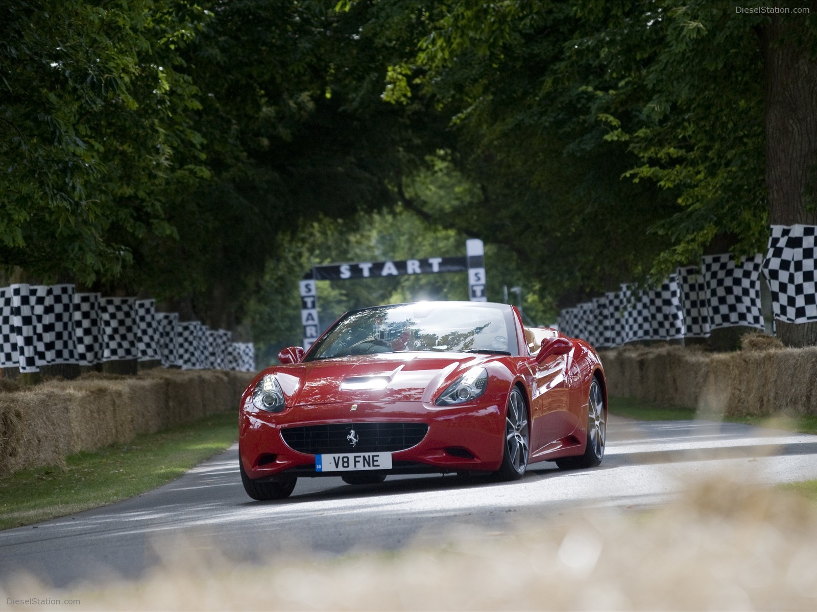 Ferrai Scuderia Spider 16M Completes Run In Under 1 Minute