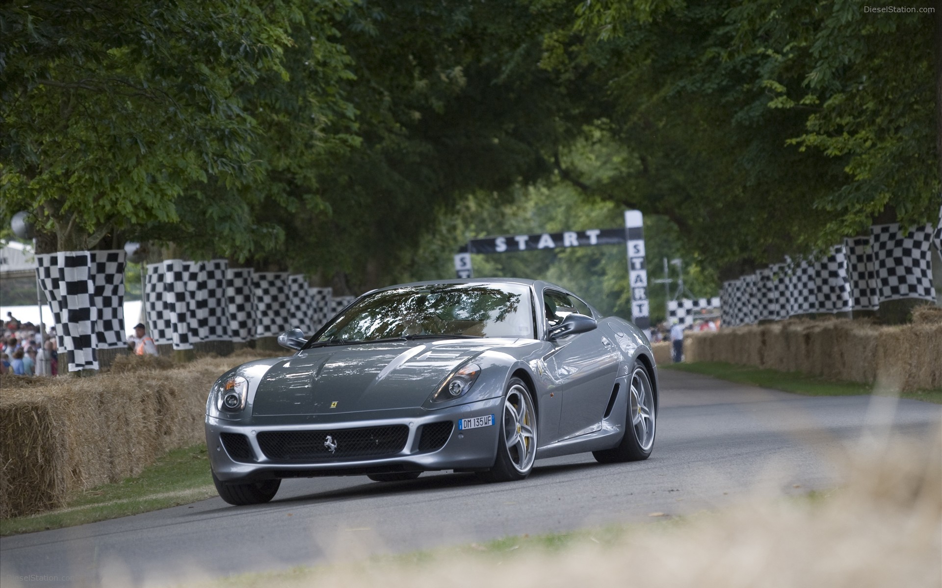 Ferrai Scuderia Spider 16M Completes Run In Under 1 Minute Ferrai Scuderia Spider 16M Completes Run In Under 1 Minute