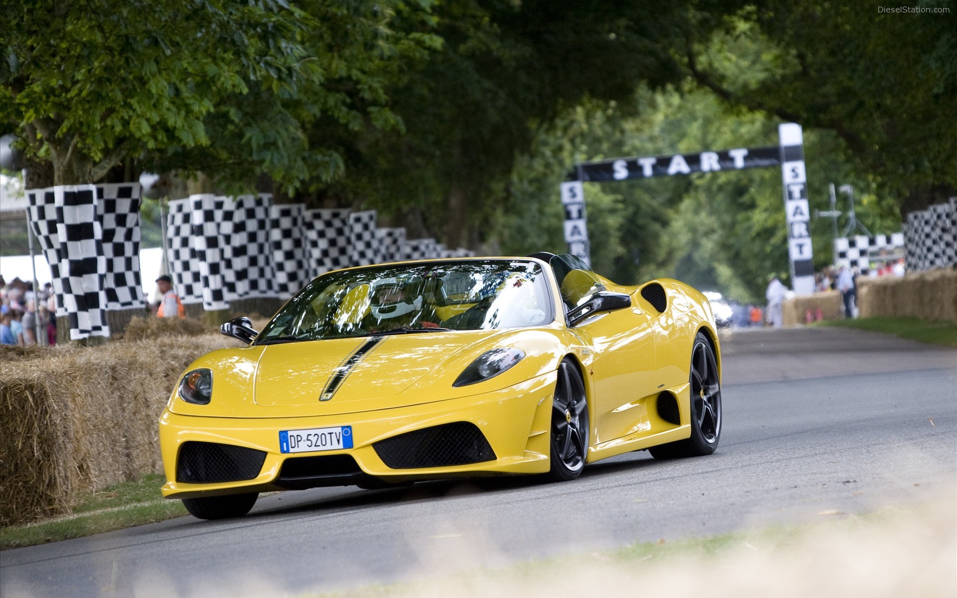 Ferrai Scuderia Spider 16M Completes Run In Under 1 Minute