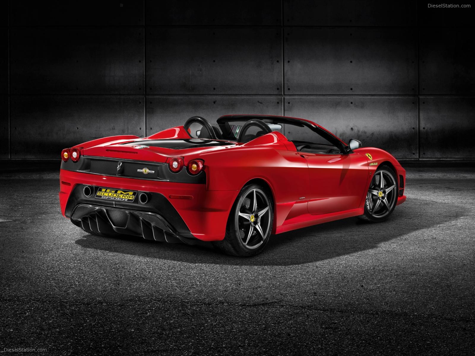 Ferrari Scuderia Spider 16M 