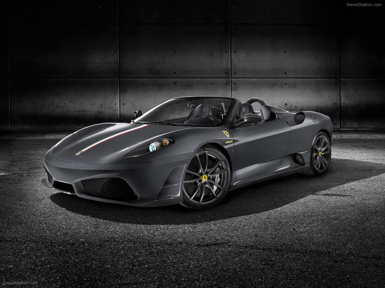 Ferrari Scuderia Spider 16M 