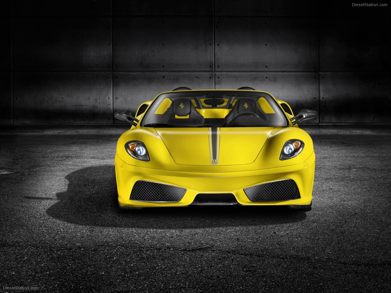 Ferrari Scuderia Spider 16M 