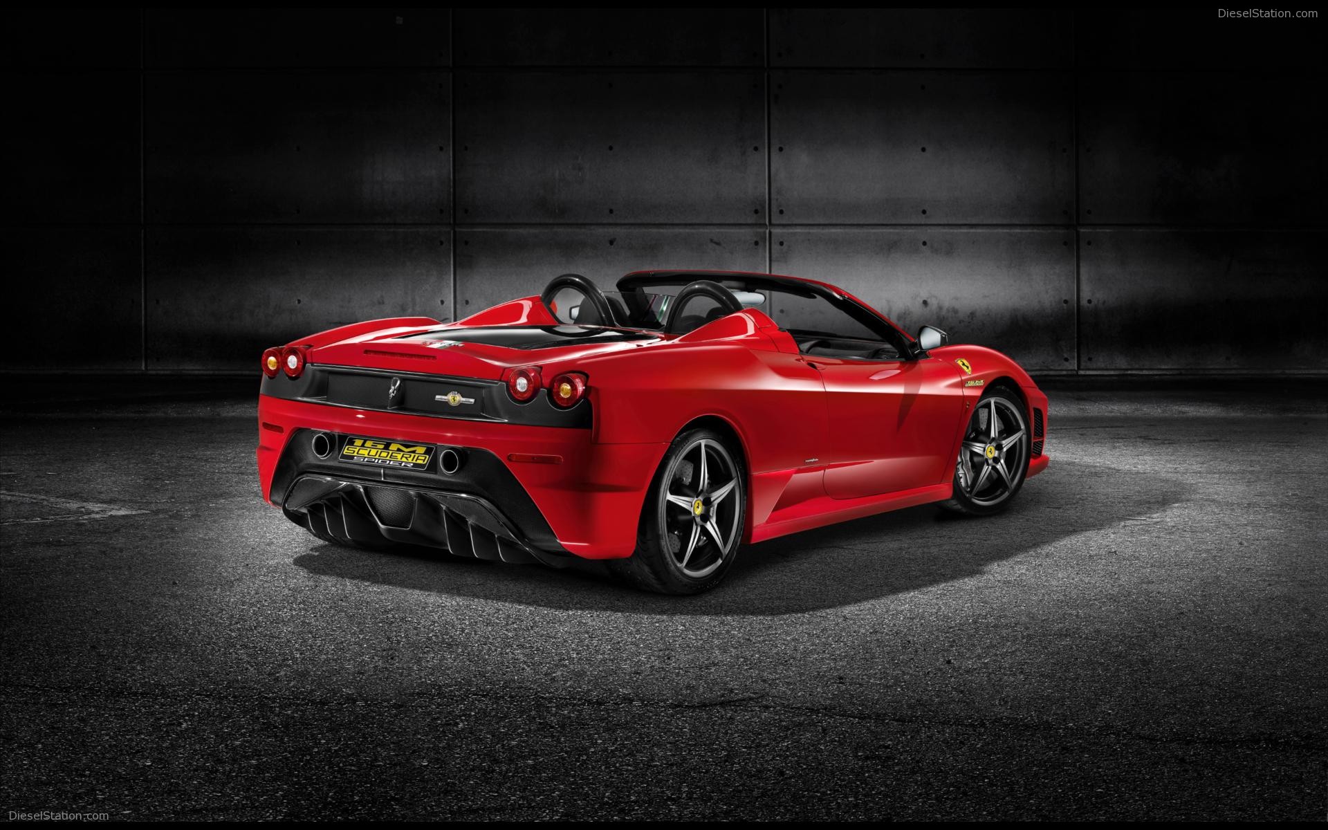 Ferrari Scuderia Spider 16M 