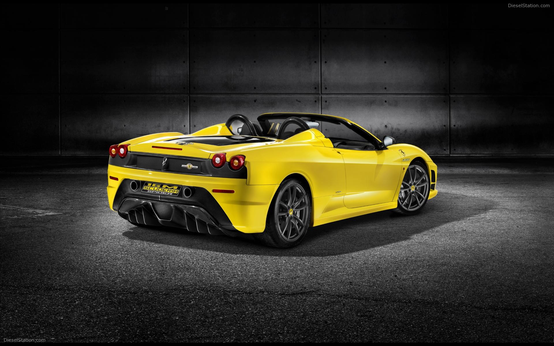 Ferrari Scuderia Spider 16M 