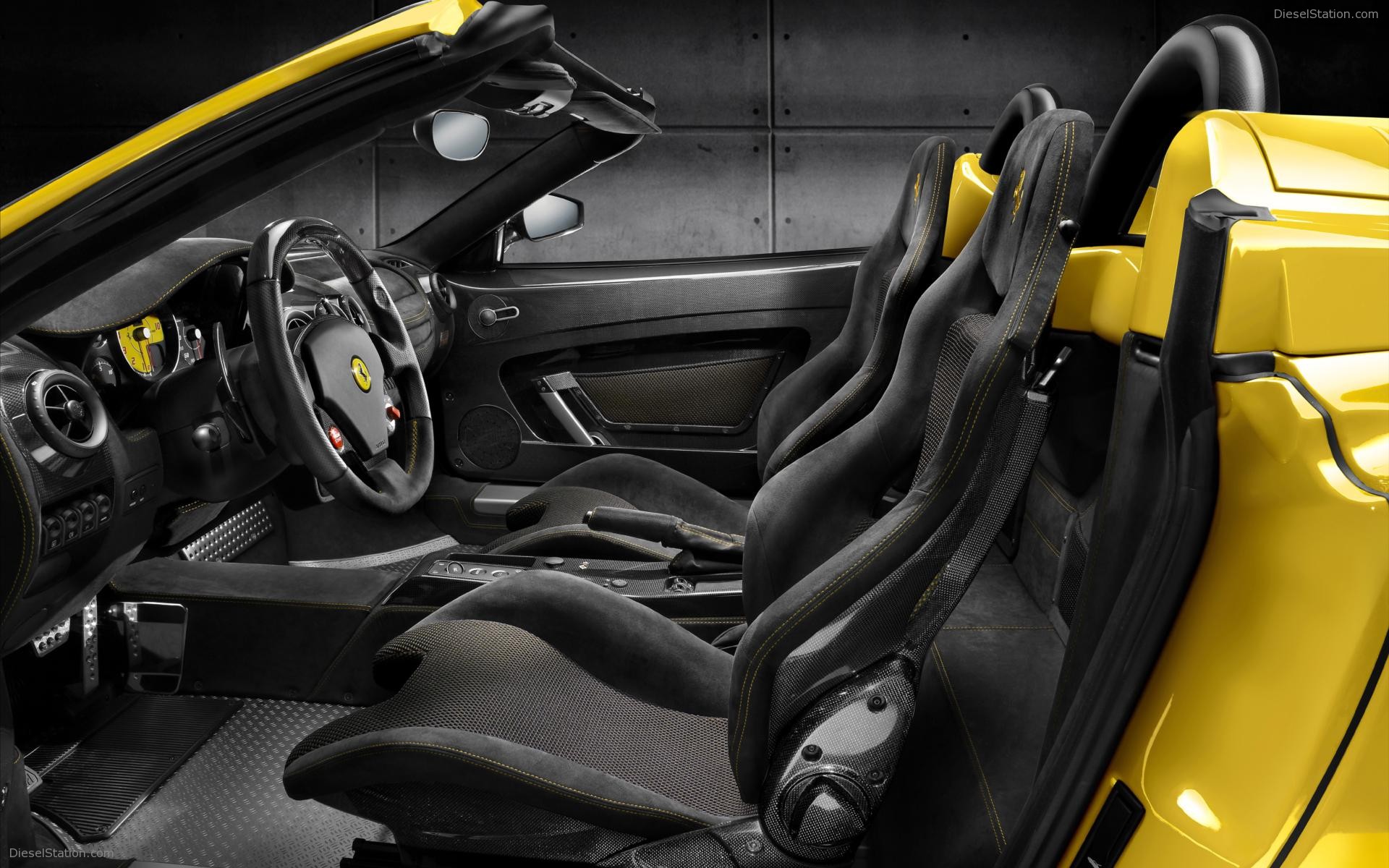 Ferrari Scuderia Spider 16M 