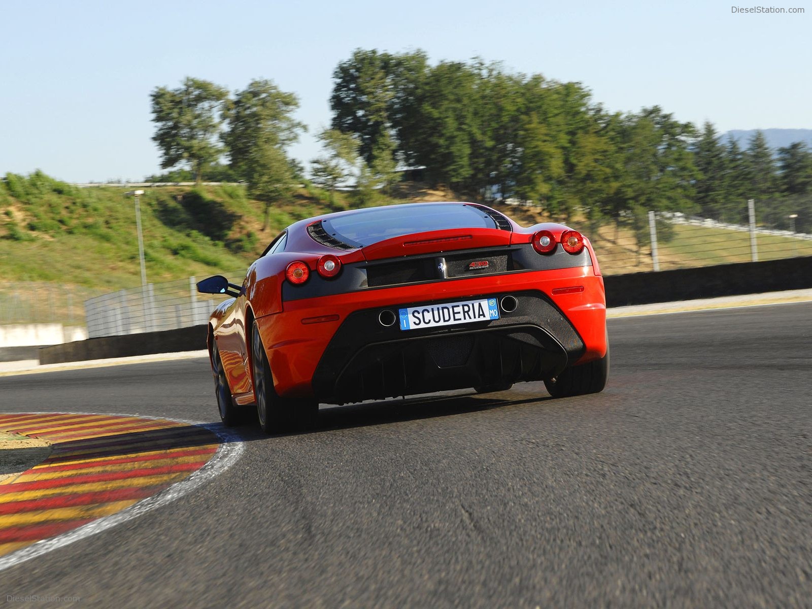 Ferrari 430 Scuderia Pictures