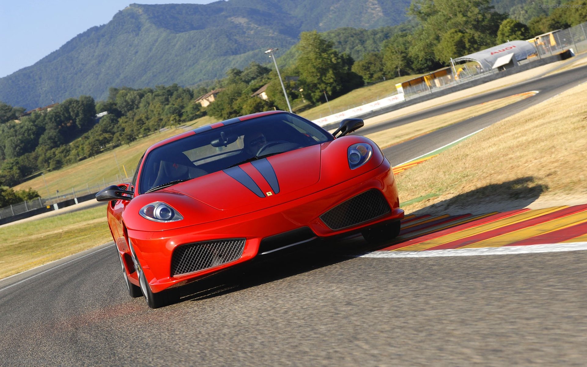 Ferrari 430 Scuderia Pictures