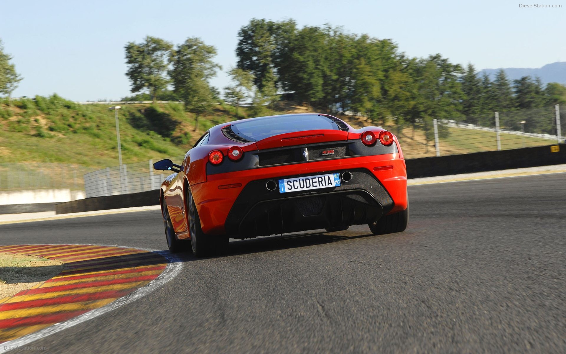 Ferrari 430 Scuderia Pictures