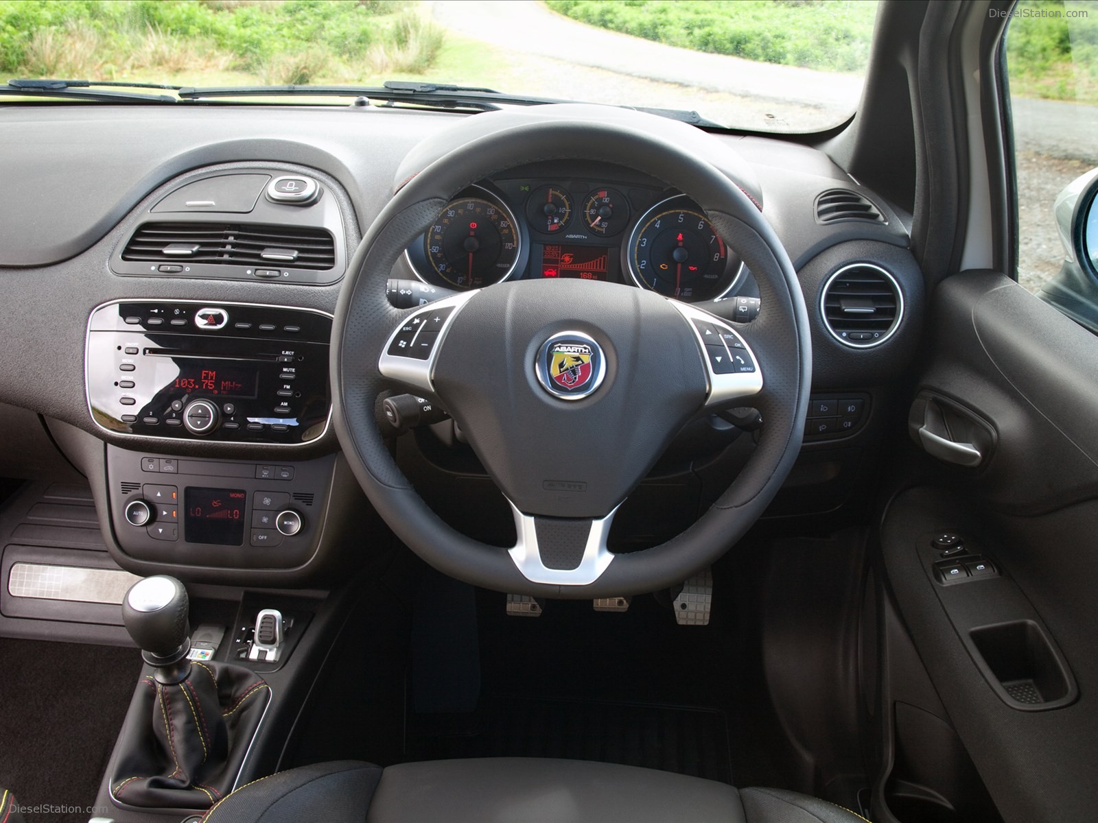 Fiat Abarth Punto Evo 2011