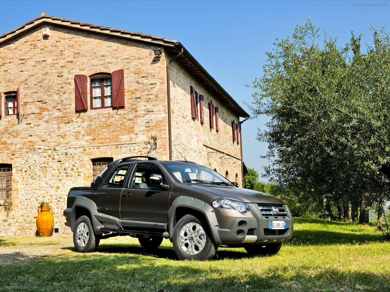 Fiat Strada 2013