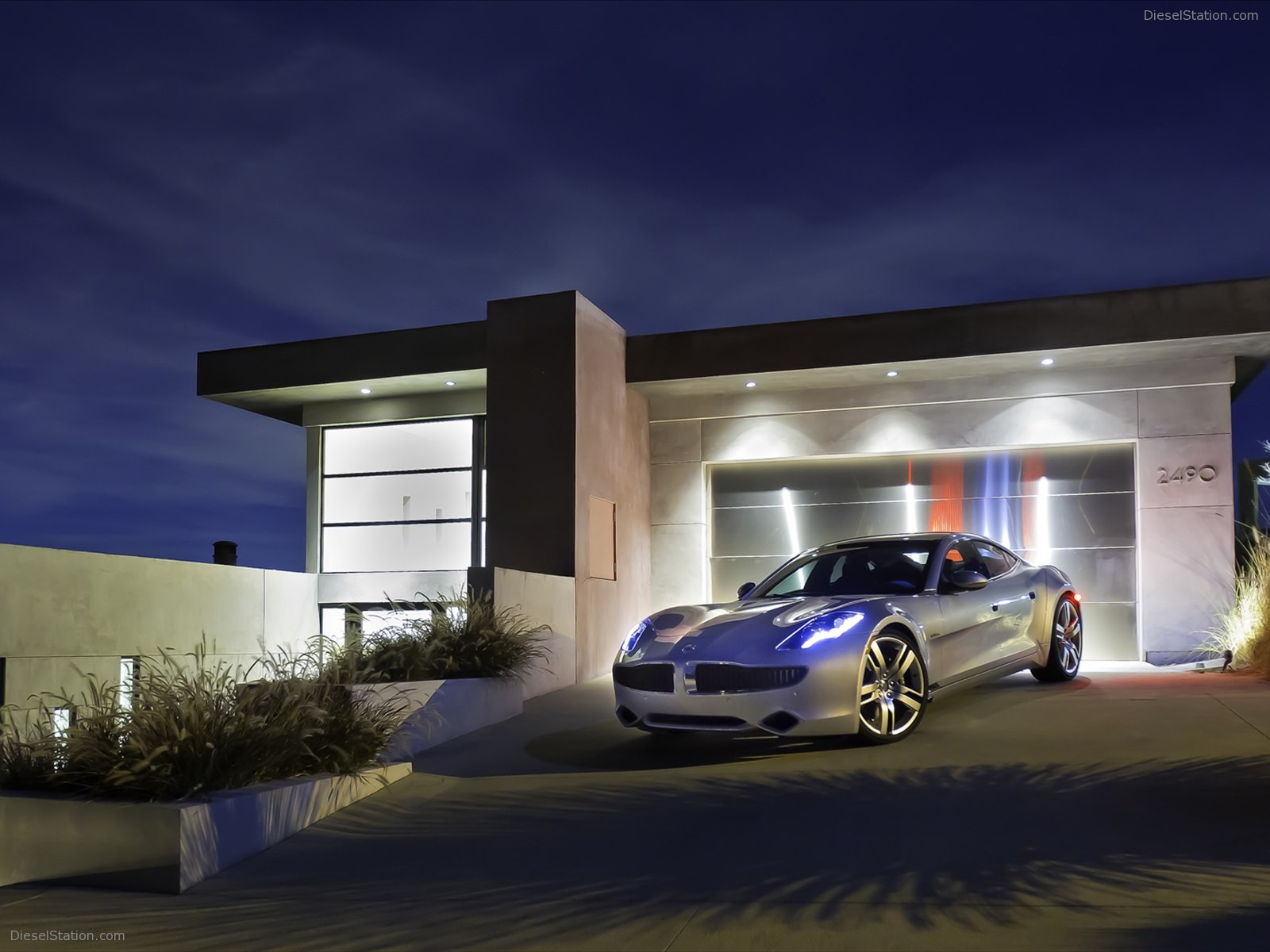 Fisker Karma Hybrid 2012