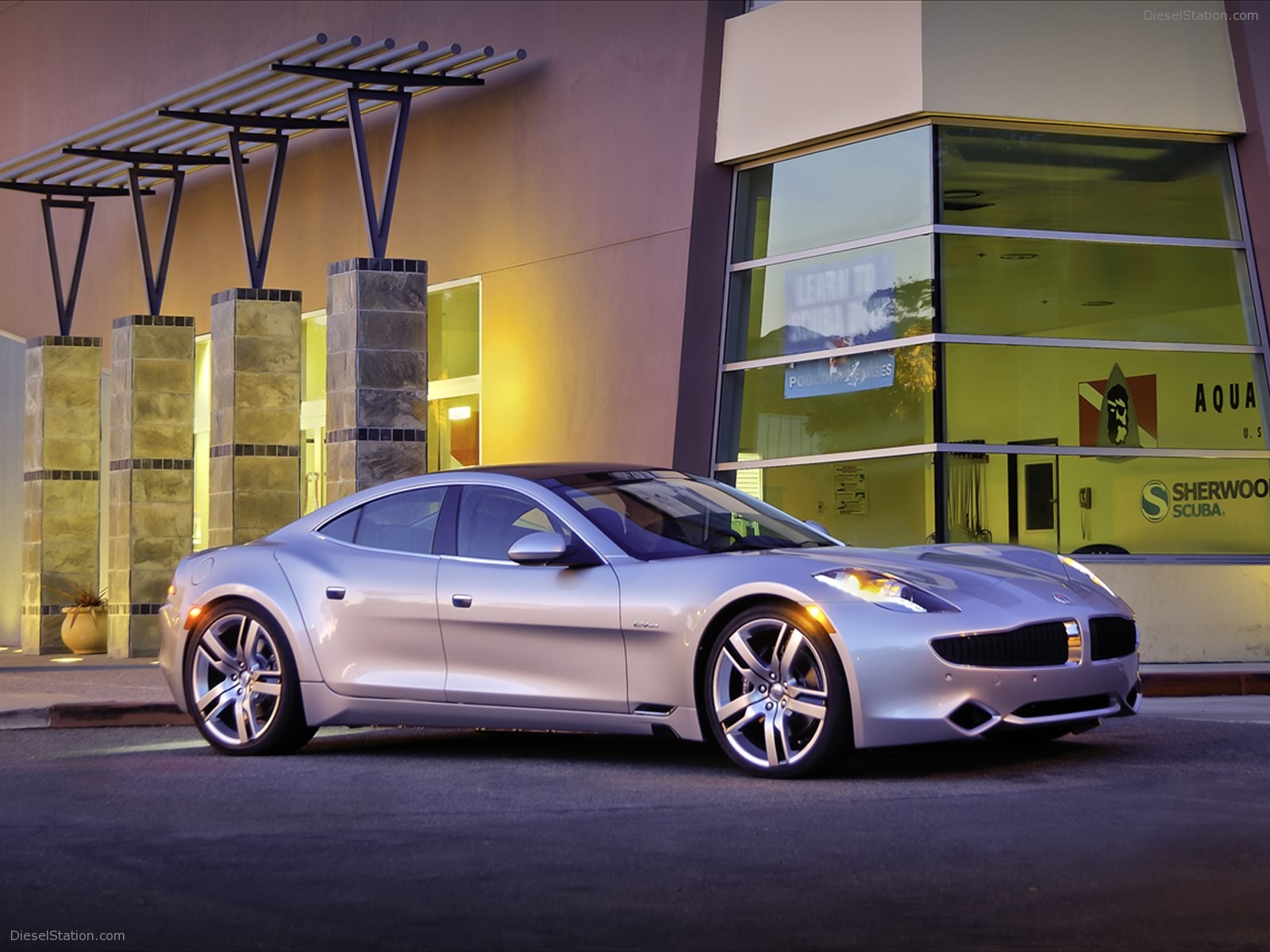 Fisker Karma Hybrid 2012