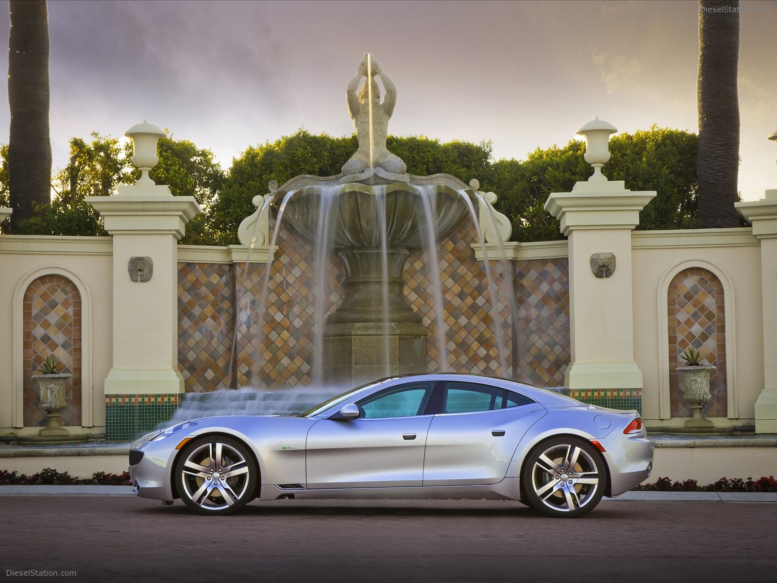 Fisker Karma Hybrid 2012