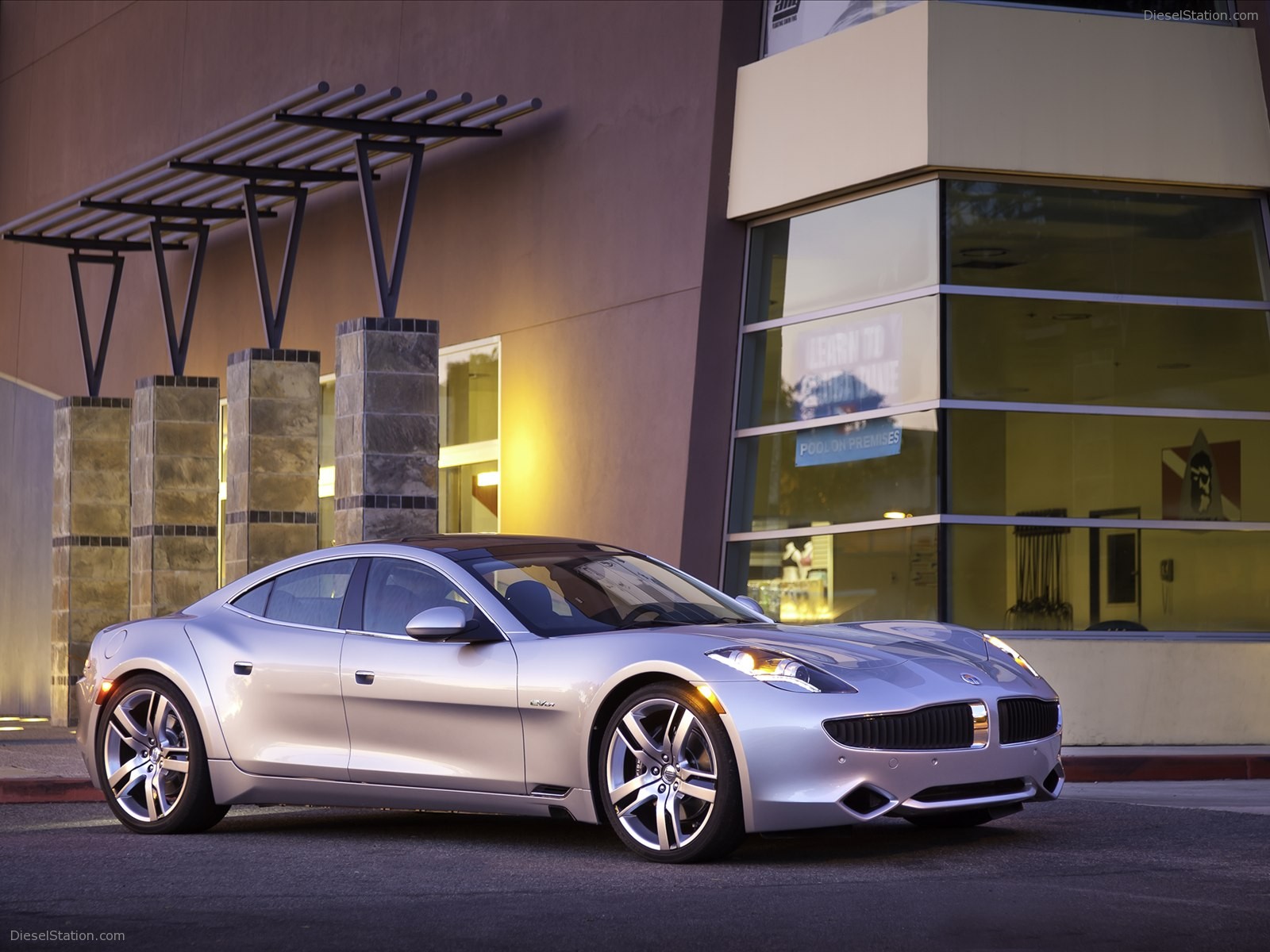 Fisker Karma Hybrid 2012