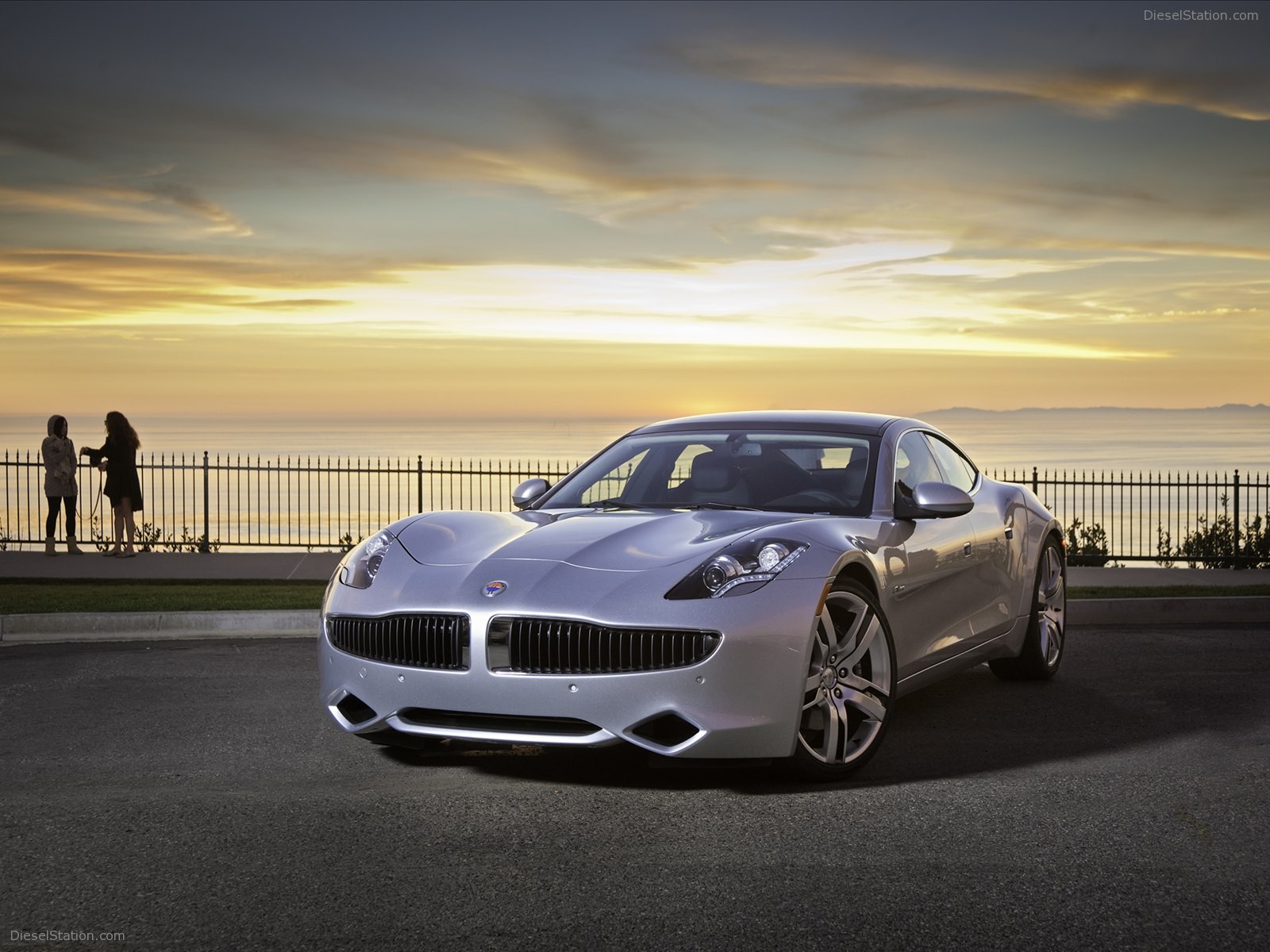 Fisker Karma Hybrid 2012