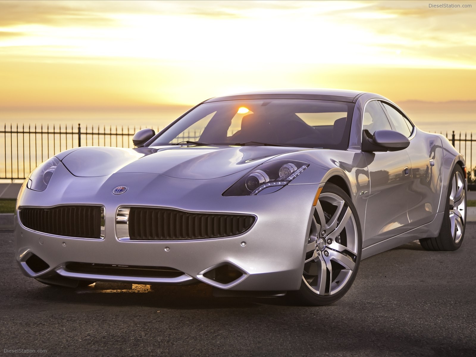 Fisker Karma Hybrid 2012