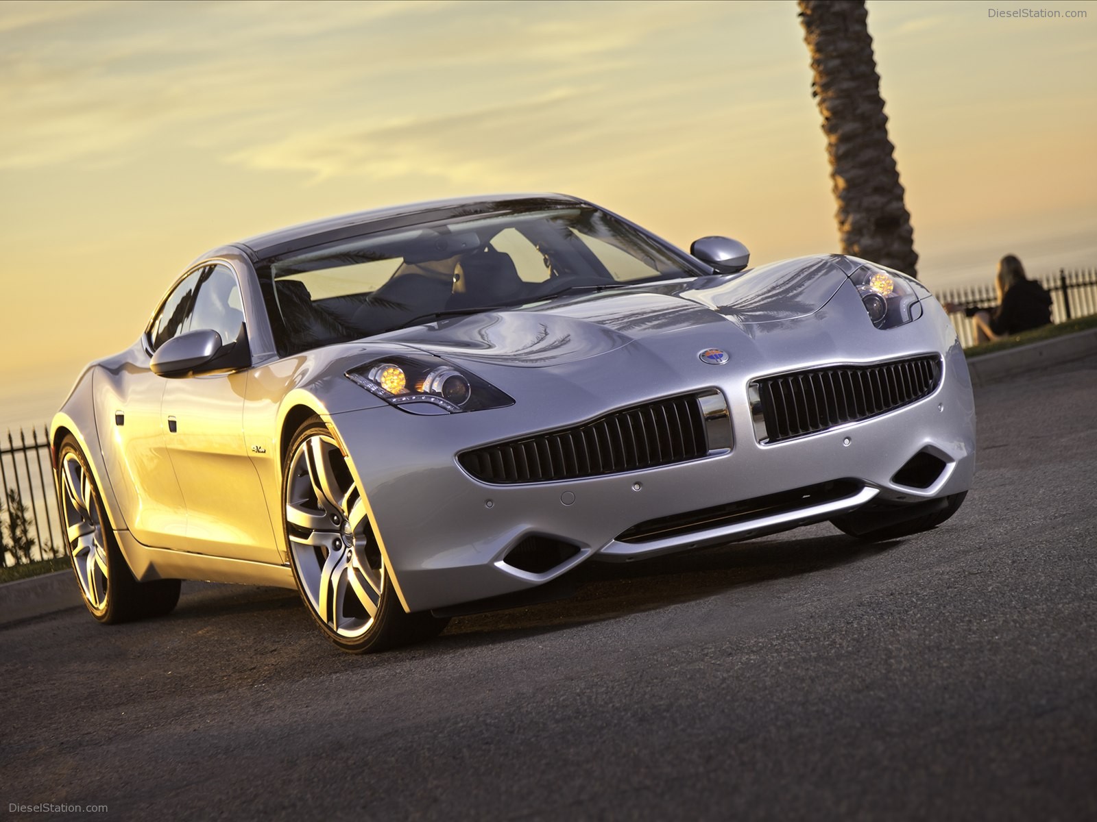 Fisker Karma Hybrid 2012