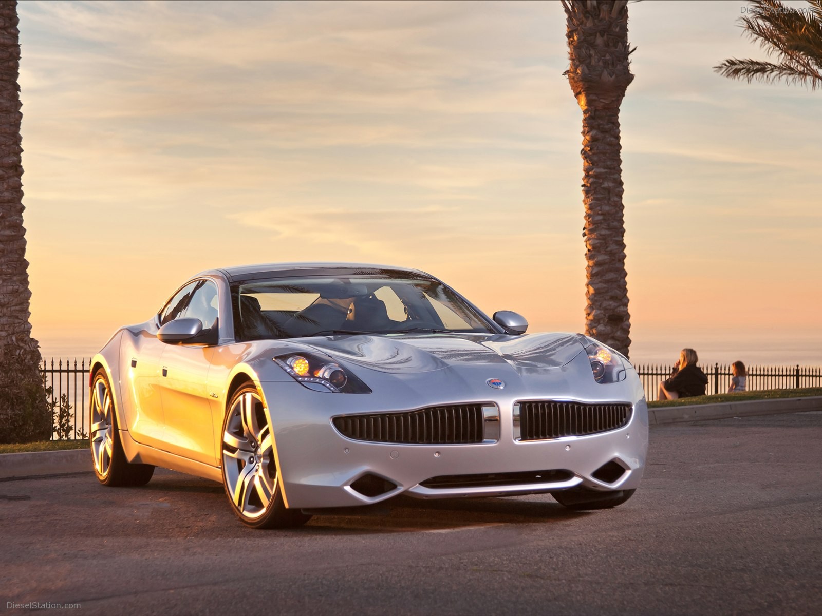 Fisker Karma Hybrid 2012