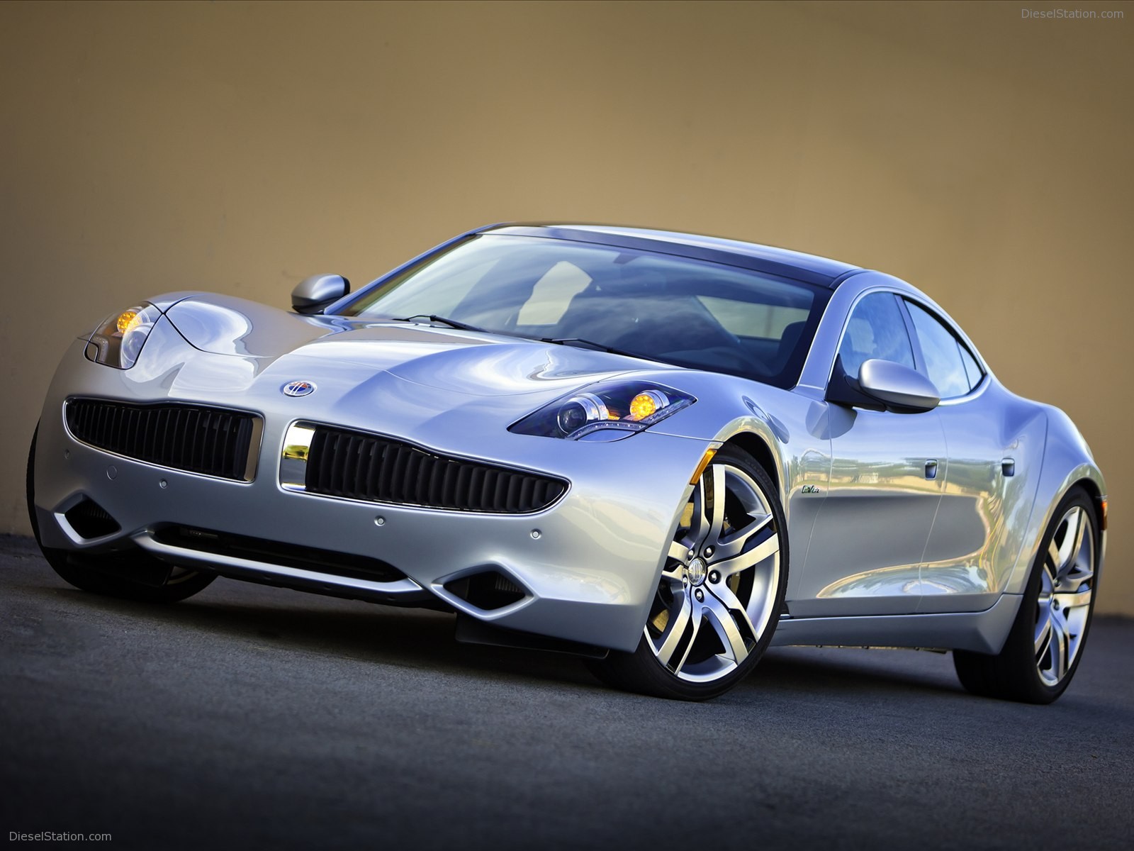 Fisker Karma Hybrid 2012