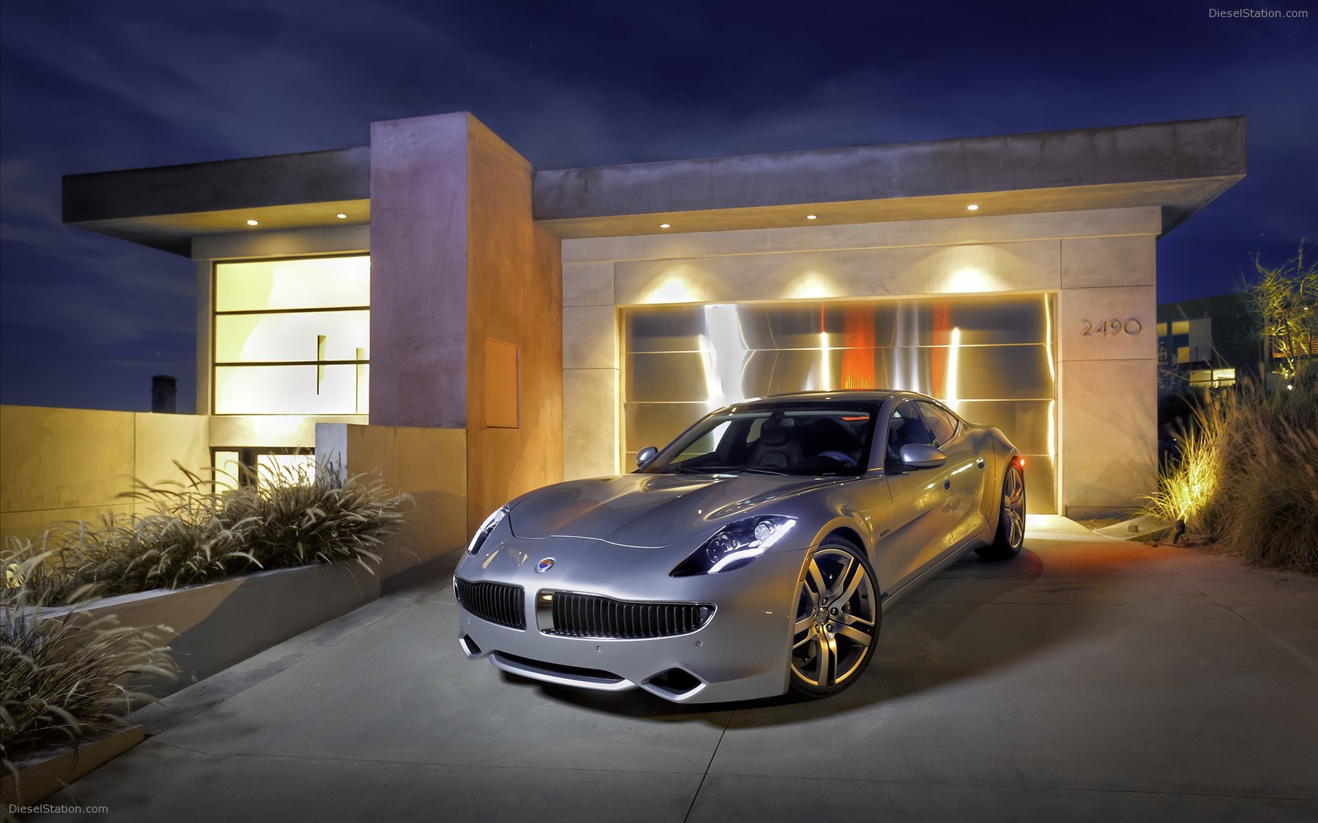 Fisker Karma Hybrid 2012