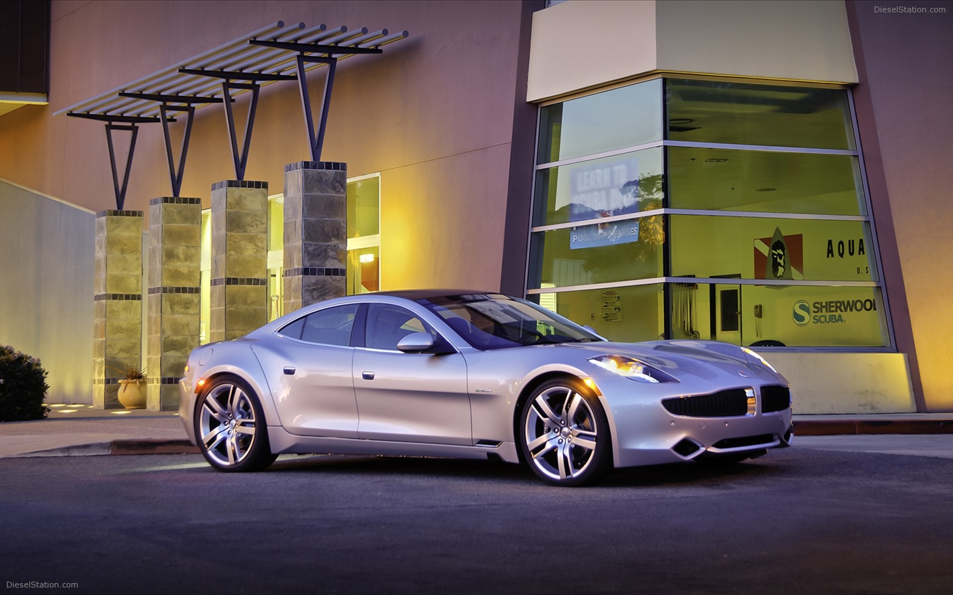 Fisker Karma Hybrid 2012