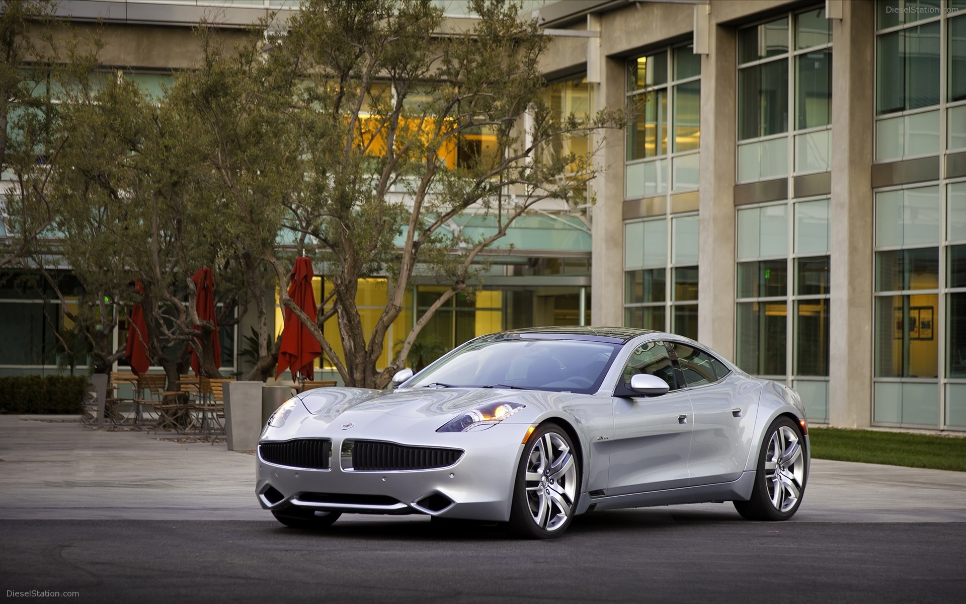 Fisker Karma Hybrid 2012