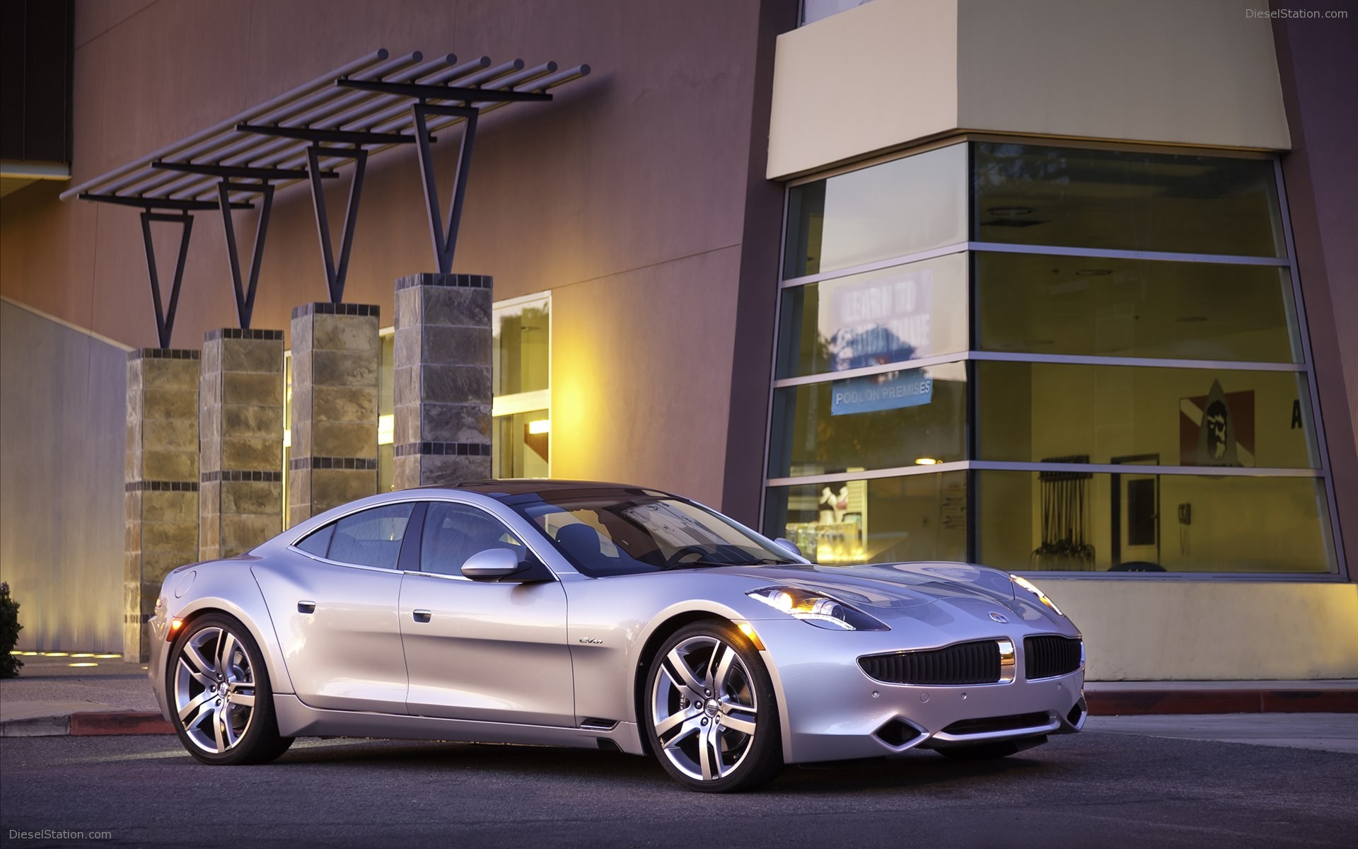 Fisker Karma Hybrid 2012