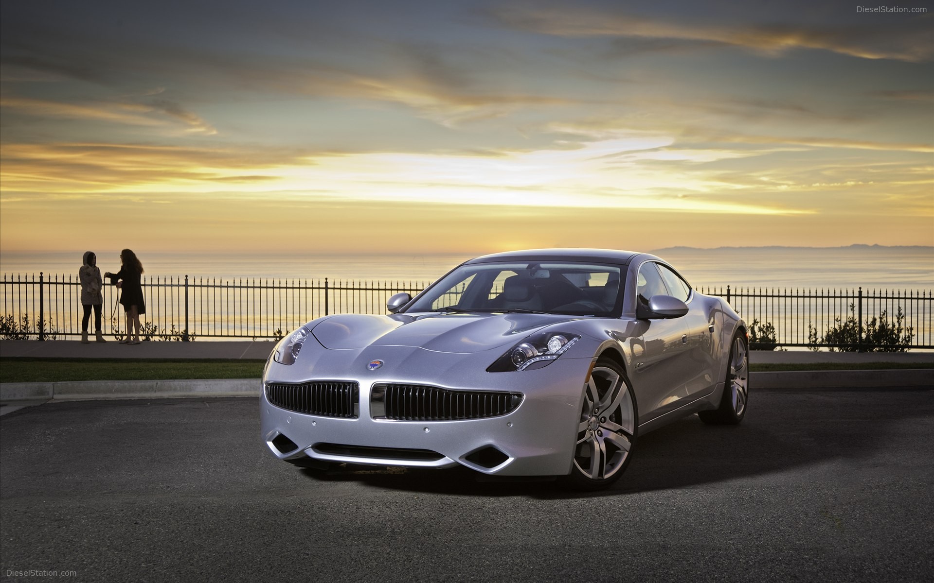 Fisker Karma Hybrid 2012