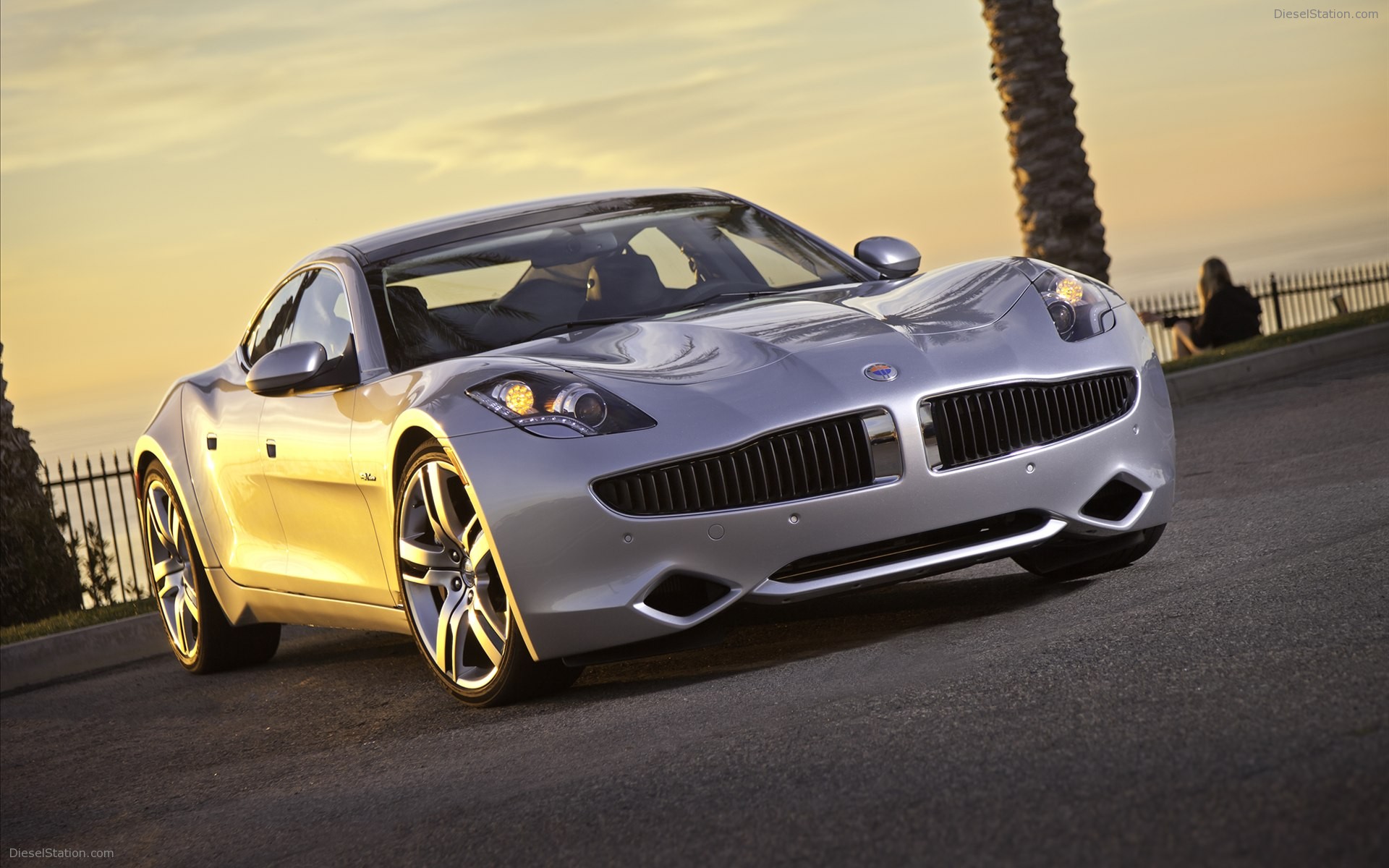 Fisker Karma Hybrid 2012
