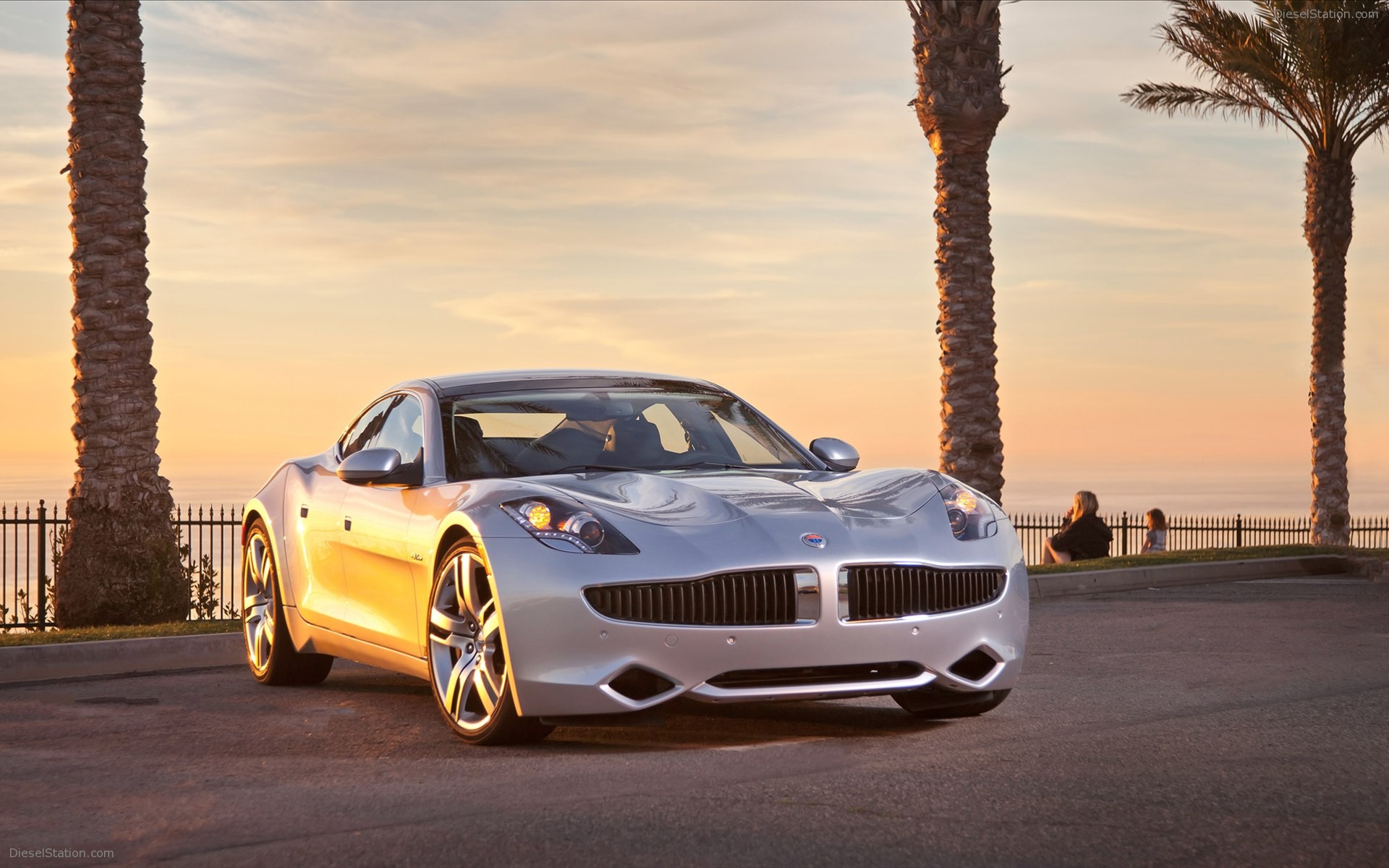 Fisker Karma Hybrid 2012