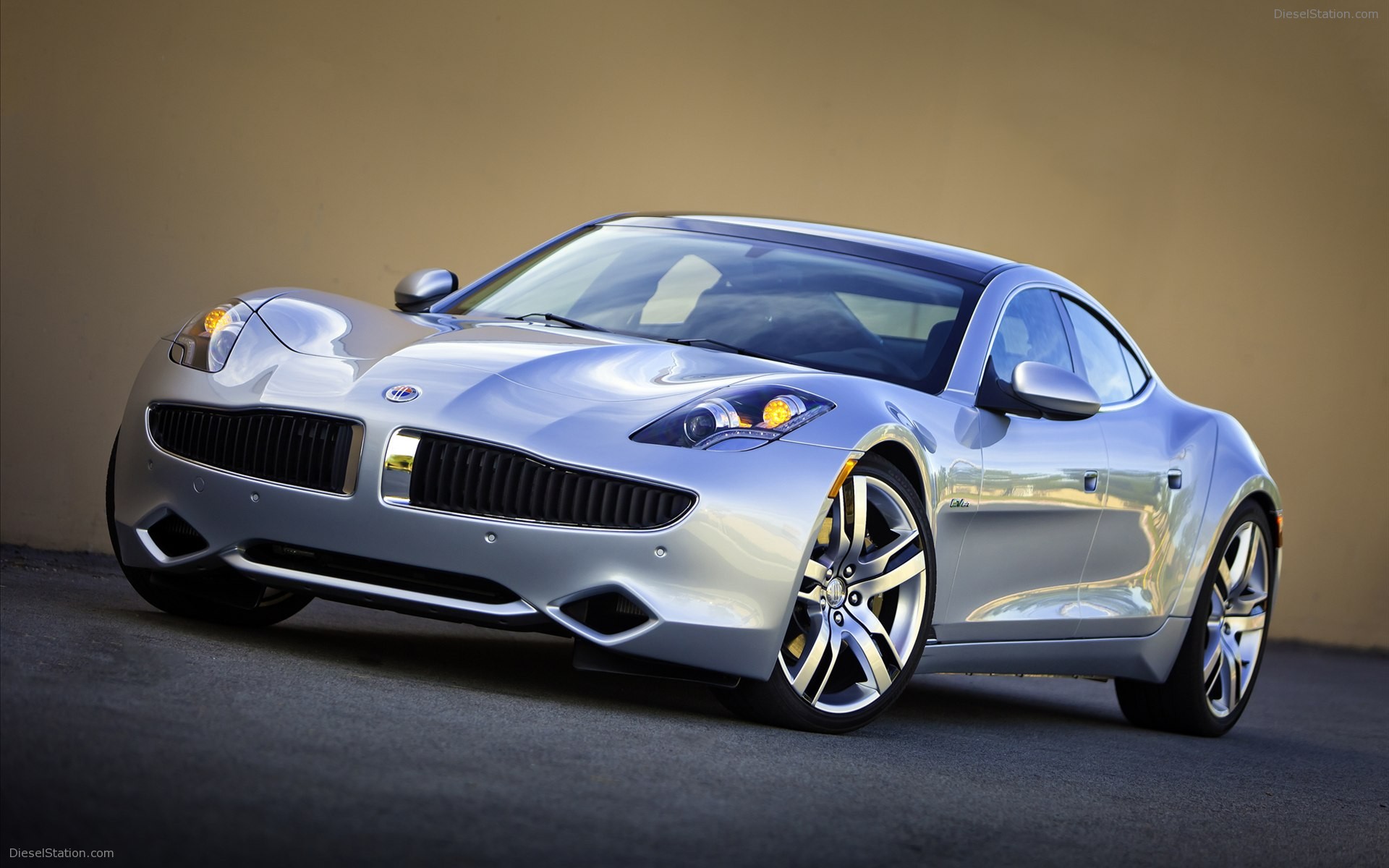 Fisker Karma Hybrid 2012