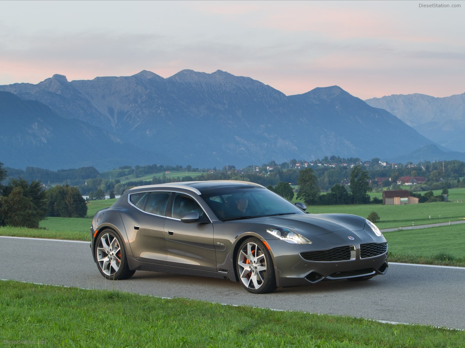 Fisker Surf 2013