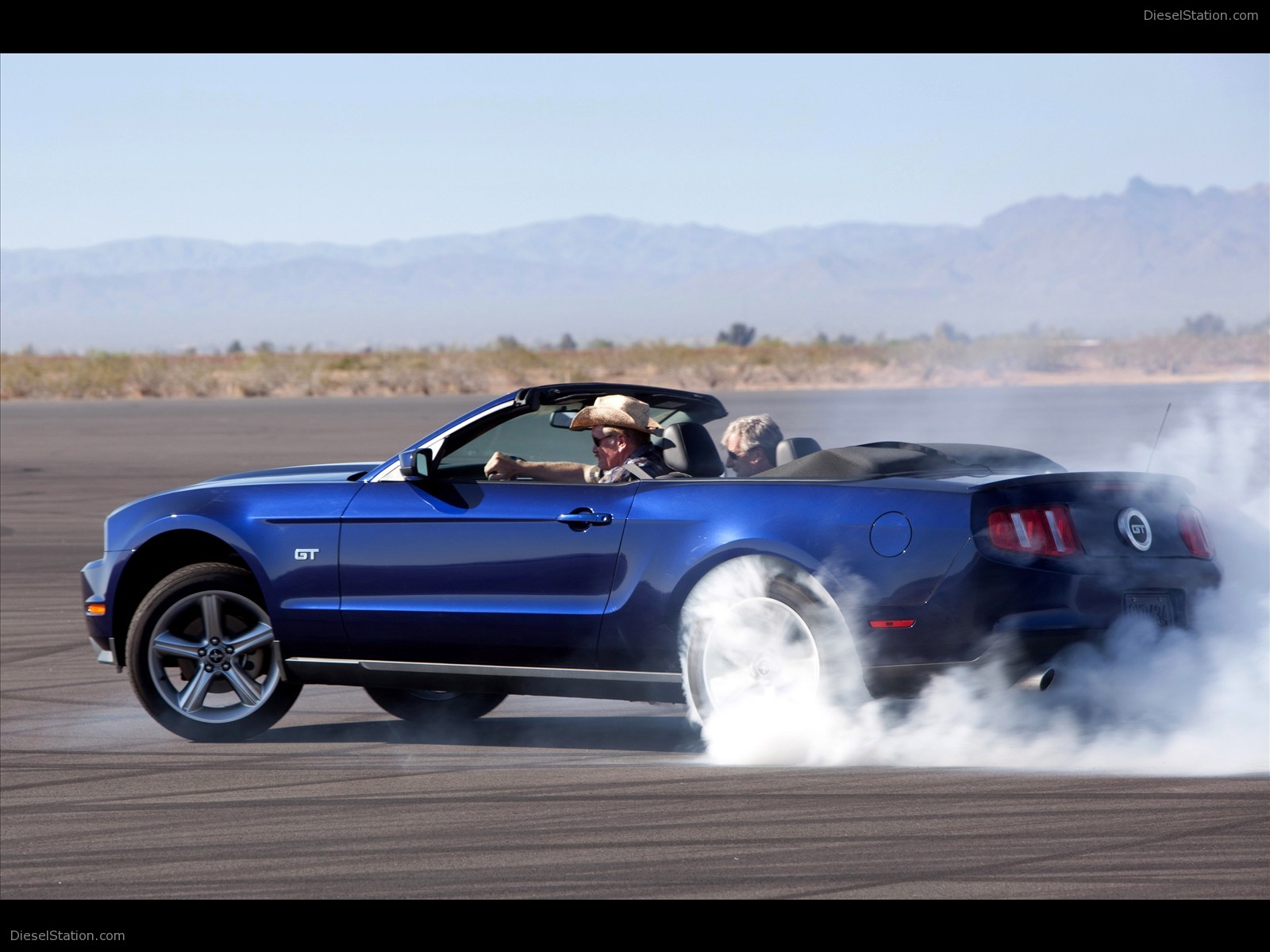 Mustang Unleashed Campaign Transforms Cyber Racers Into Real Drivers Mustang Unleashed Campaign Transforms Cyber Racers Into Real Drivers