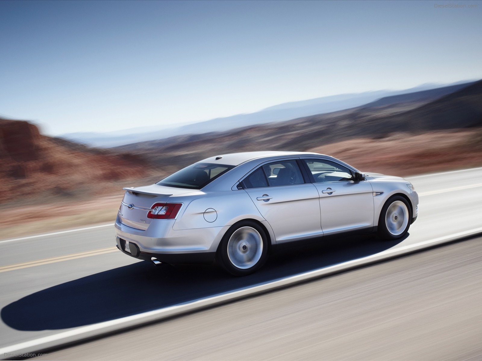 2010 Ford Taurus SHO