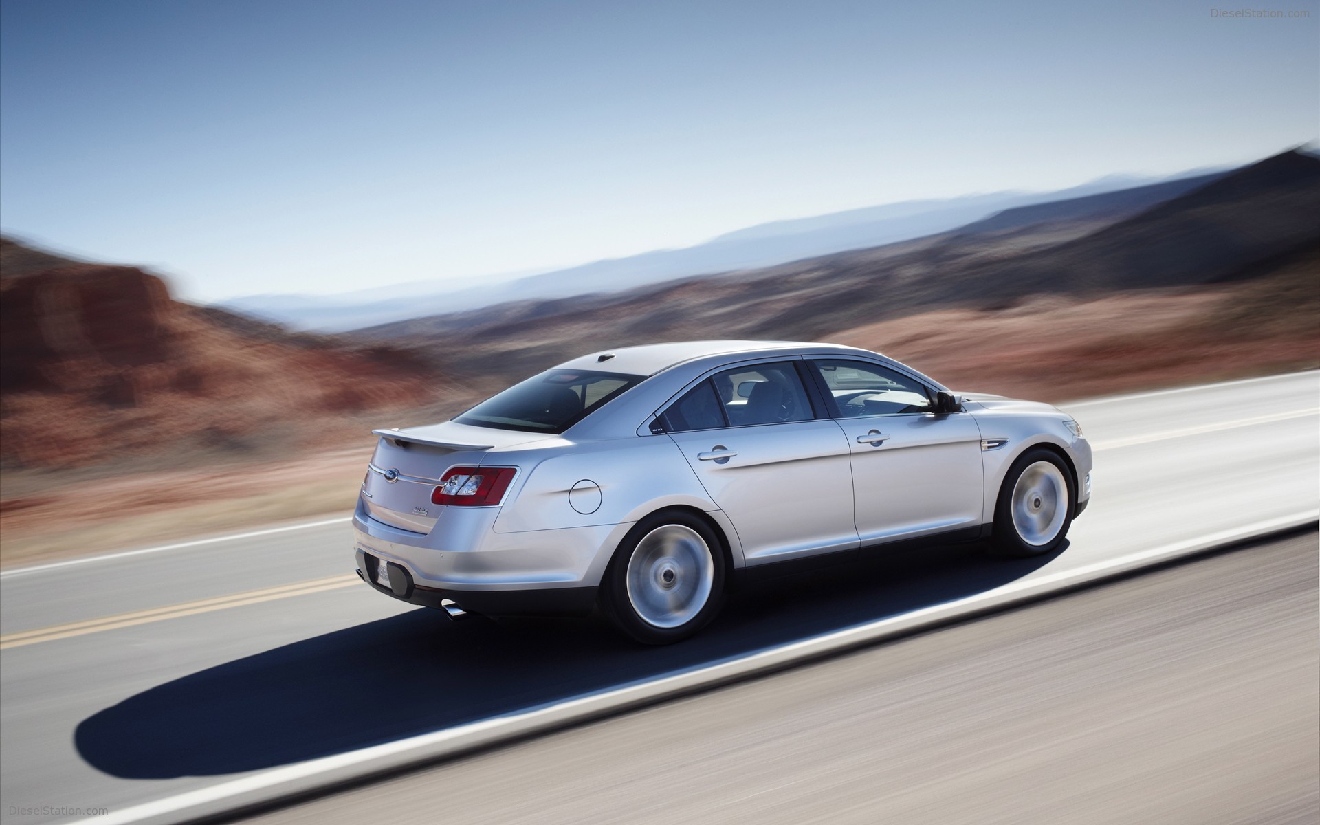 2010 Ford Taurus SHO