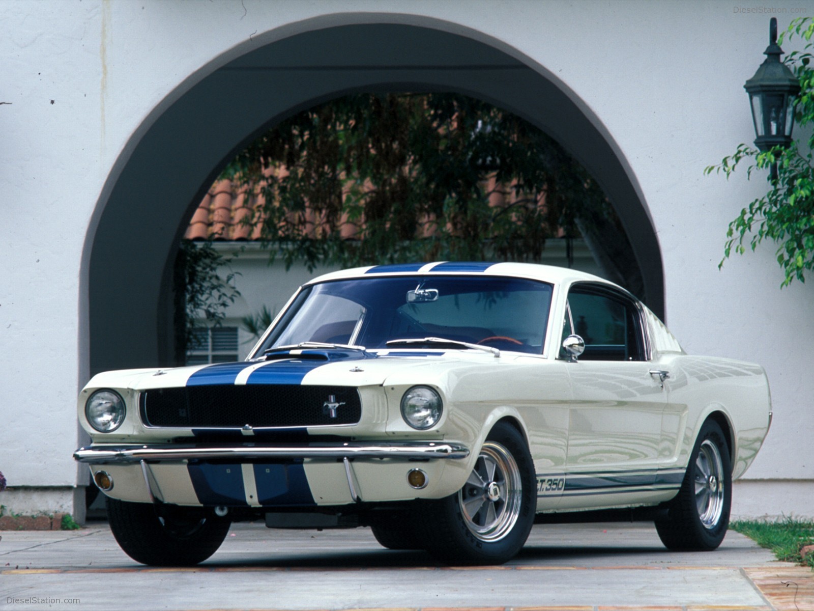 FORD CELEBRATES 45TH ANNIVERSARY OF MUSTANG FORD CELEBRATES 45TH ANNIVERSARY OF MUSTANG
